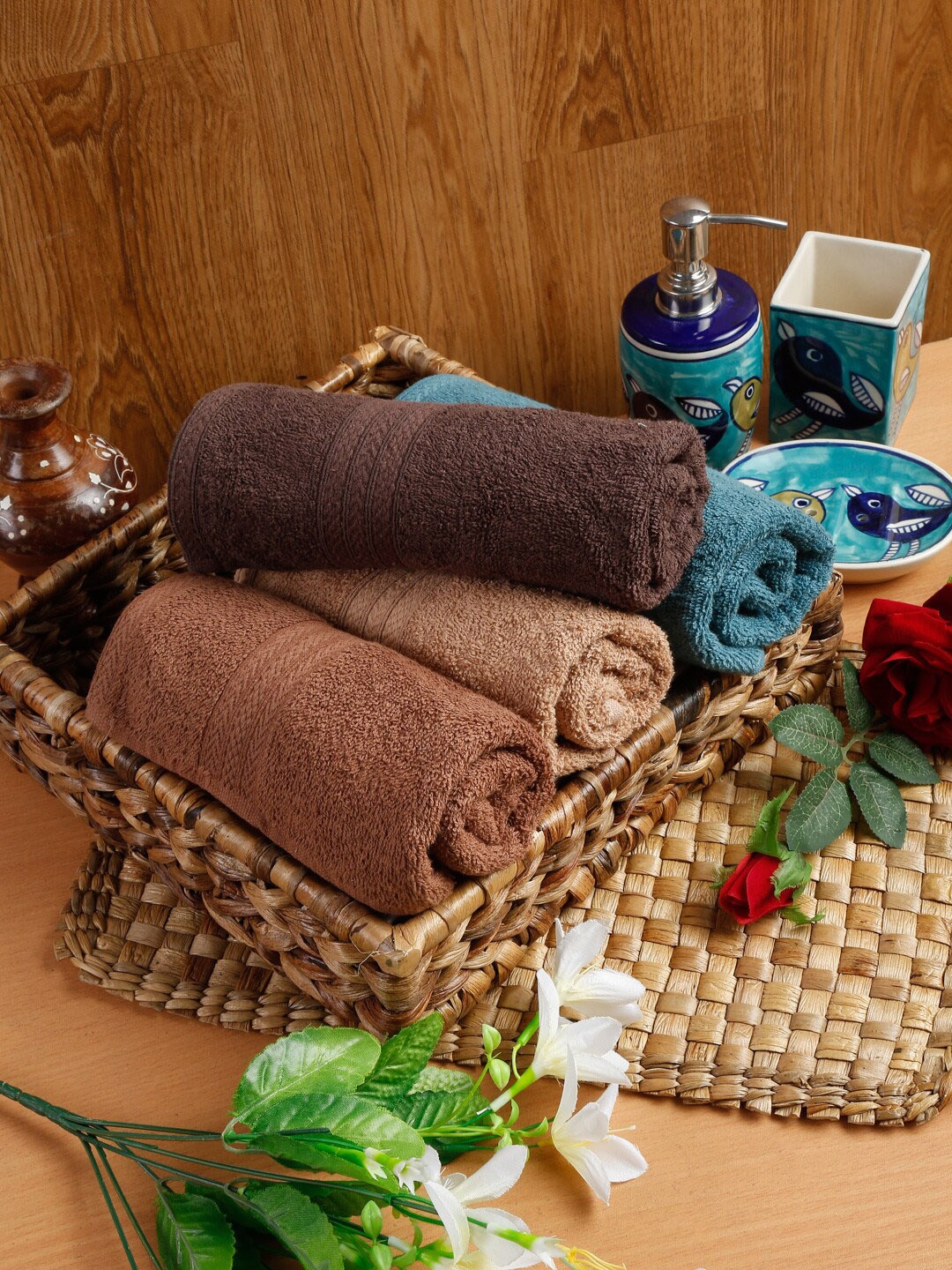 

Naksh Rust & Beige 4 Pieces Cotton Anti-Bacterial 450 GSM Super Absorbent Hand Towels