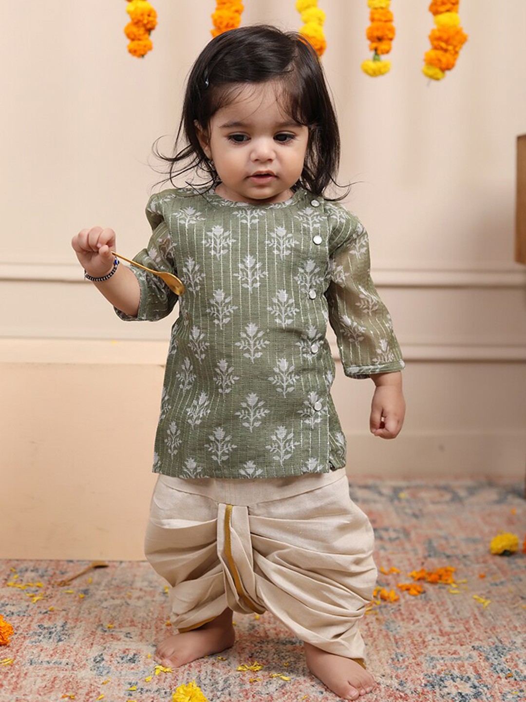 

Biglilpeople Infants Boys Floral Printed Angrakha Chanderi Cotton Kurta with Dhoti Pants, Green