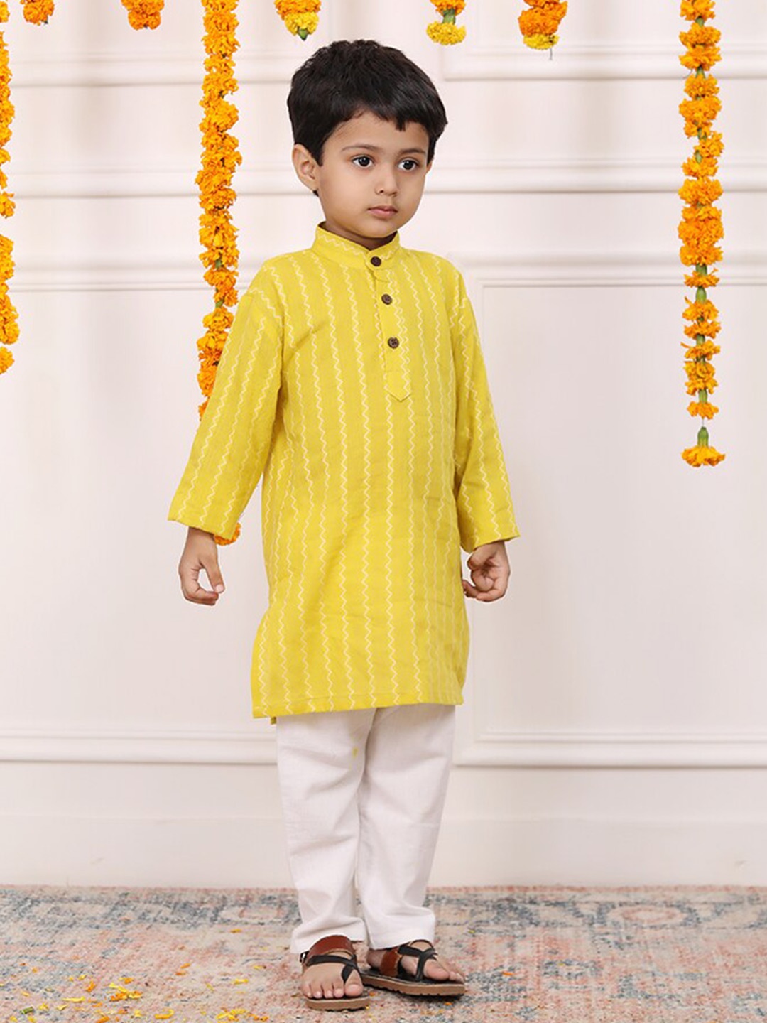 

Biglilpeople Boys Striped Mandarin Collar Straight Kurta With Pyjama, Yellow