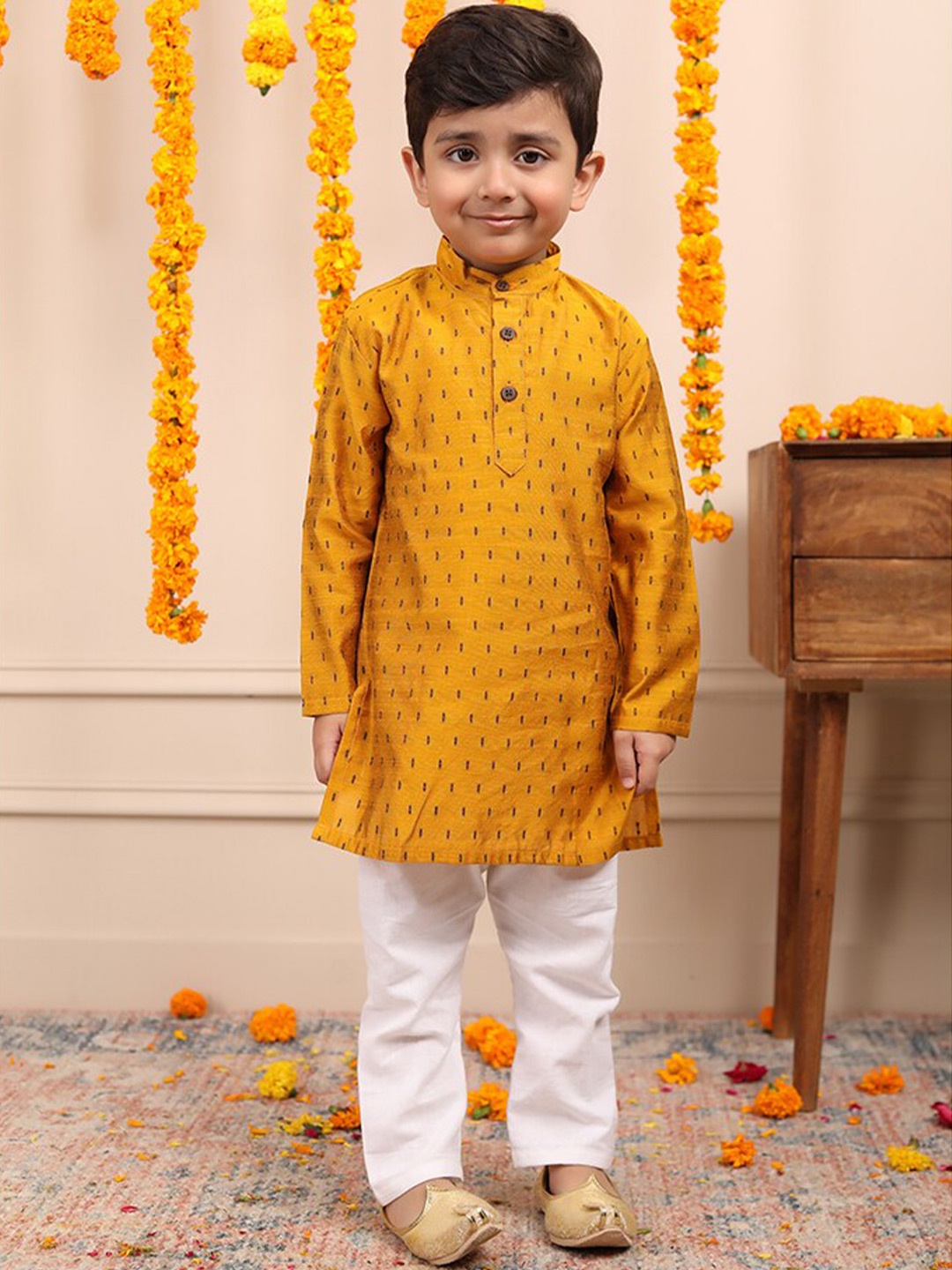

Biglilpeople Boys Printed Straight Kurta With Pyjama, Yellow