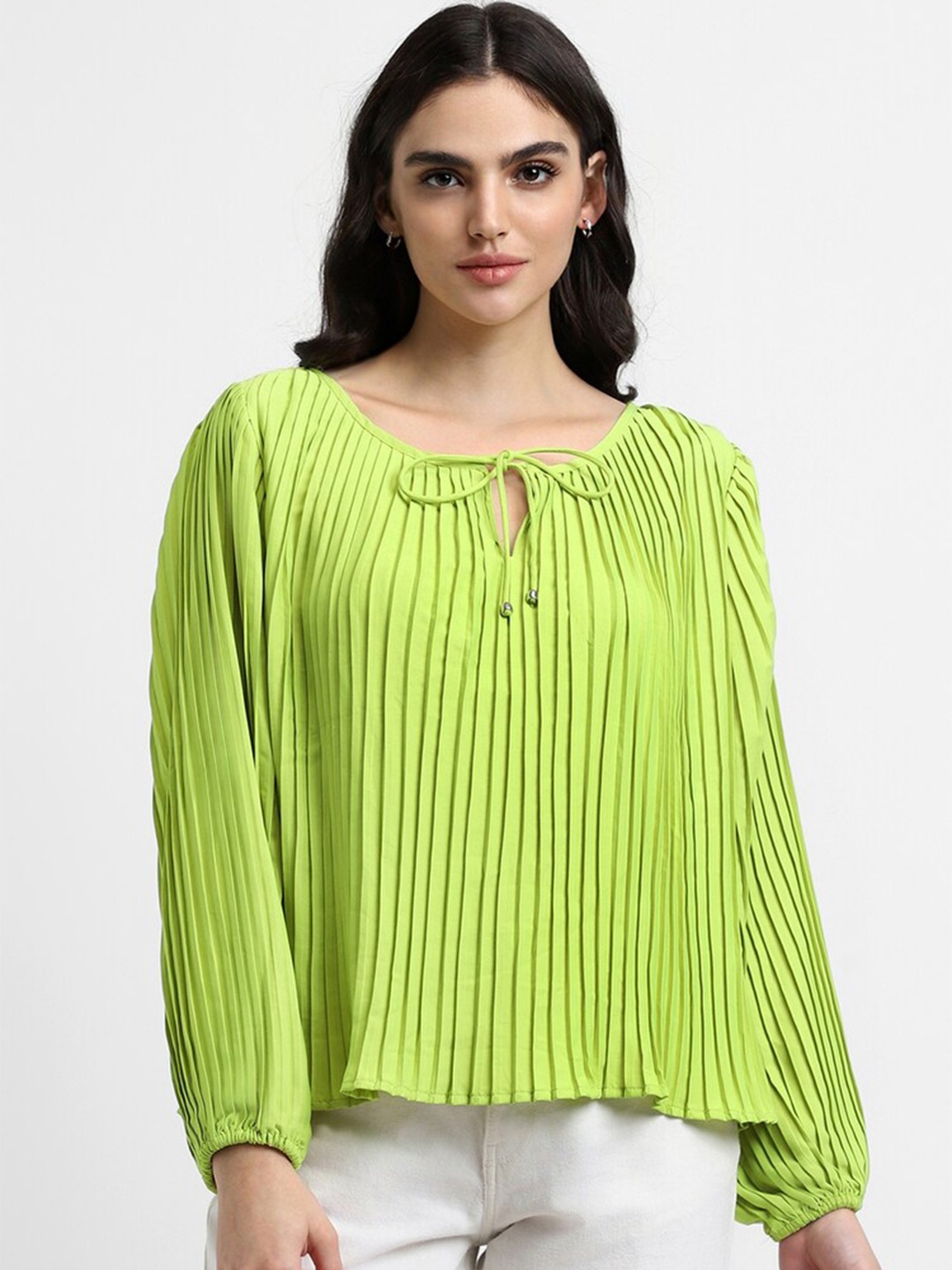 

FOREVER 21 Tie-Up Neck Puff Sleeve Regular Top, Green