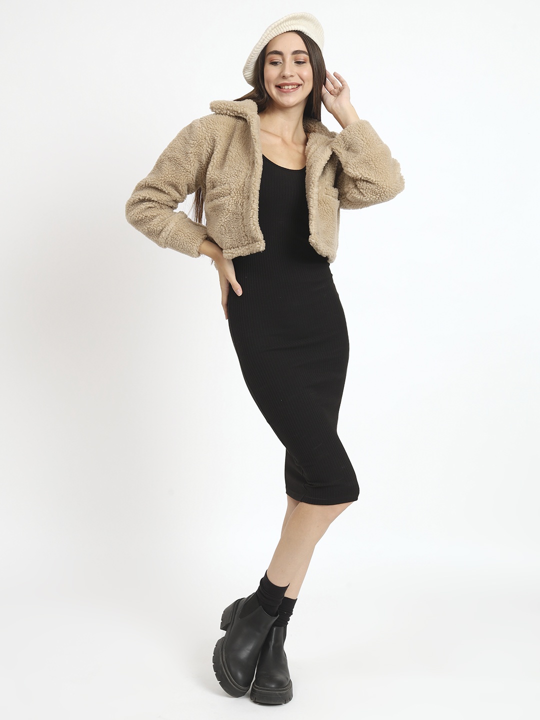 

ANVI Be Yourself Beige Faux Fur Trim Crop Tailored Jacket