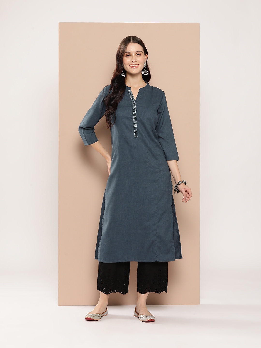 

HERE&NOW Women Solid Thread Work Kurta, Grey