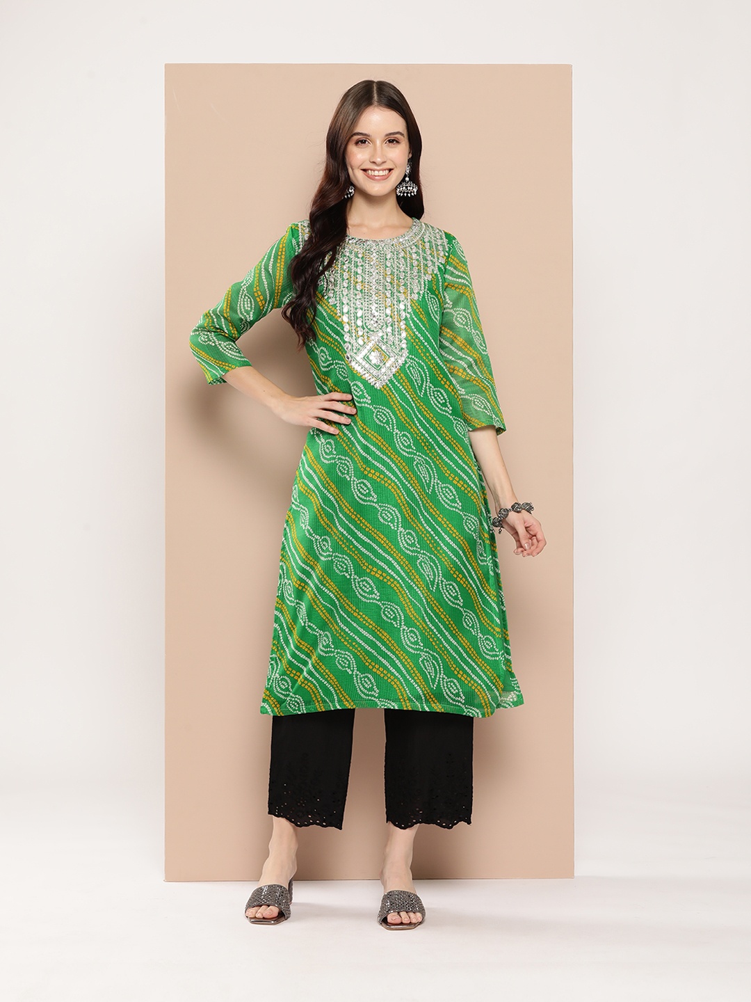 HERE&NOW Women Bandhani Embroidered Thread Work Kurta, Green