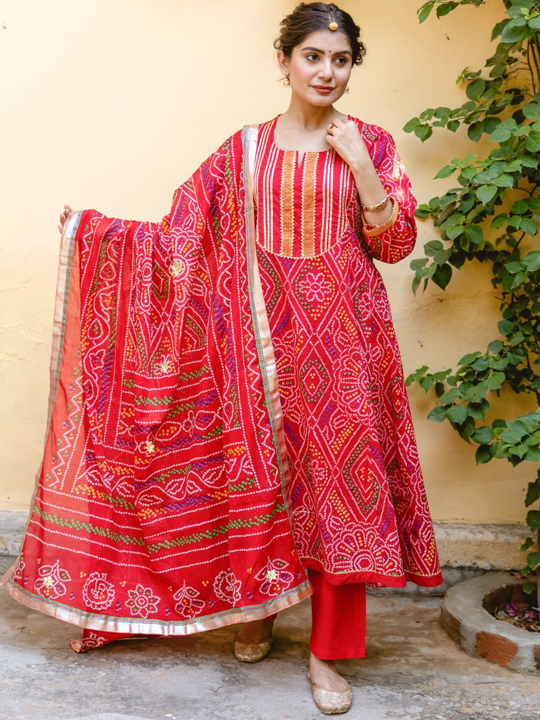 

Jaipuriya Fab Private Limited Bandhani Printed Pure Cotton Kurta With Pyjamas & Dupatta, Red