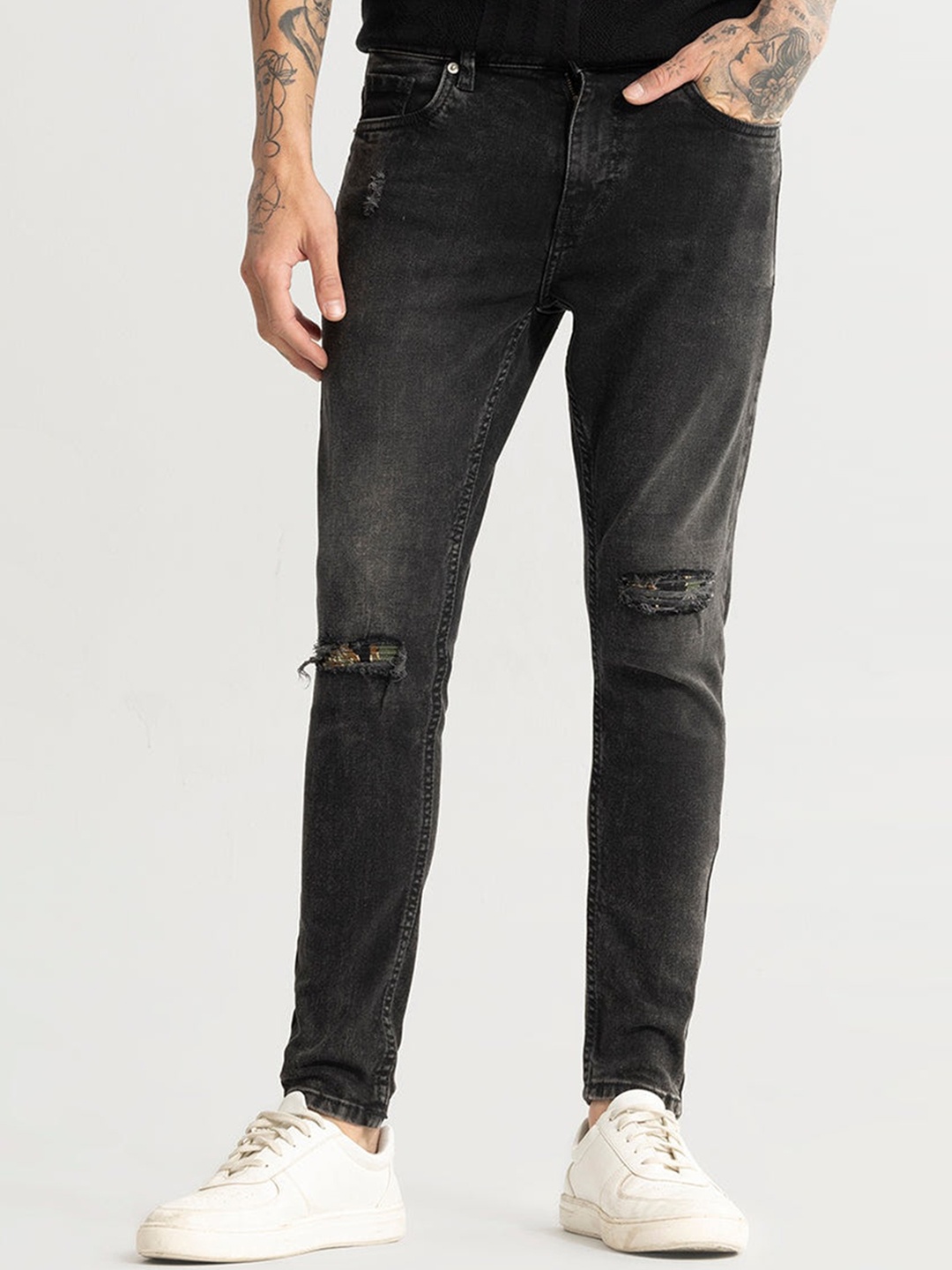 

Snitch Men Skinny Fit Mid-Rise Slash Knee Cotton Stretchable Jeans, Black