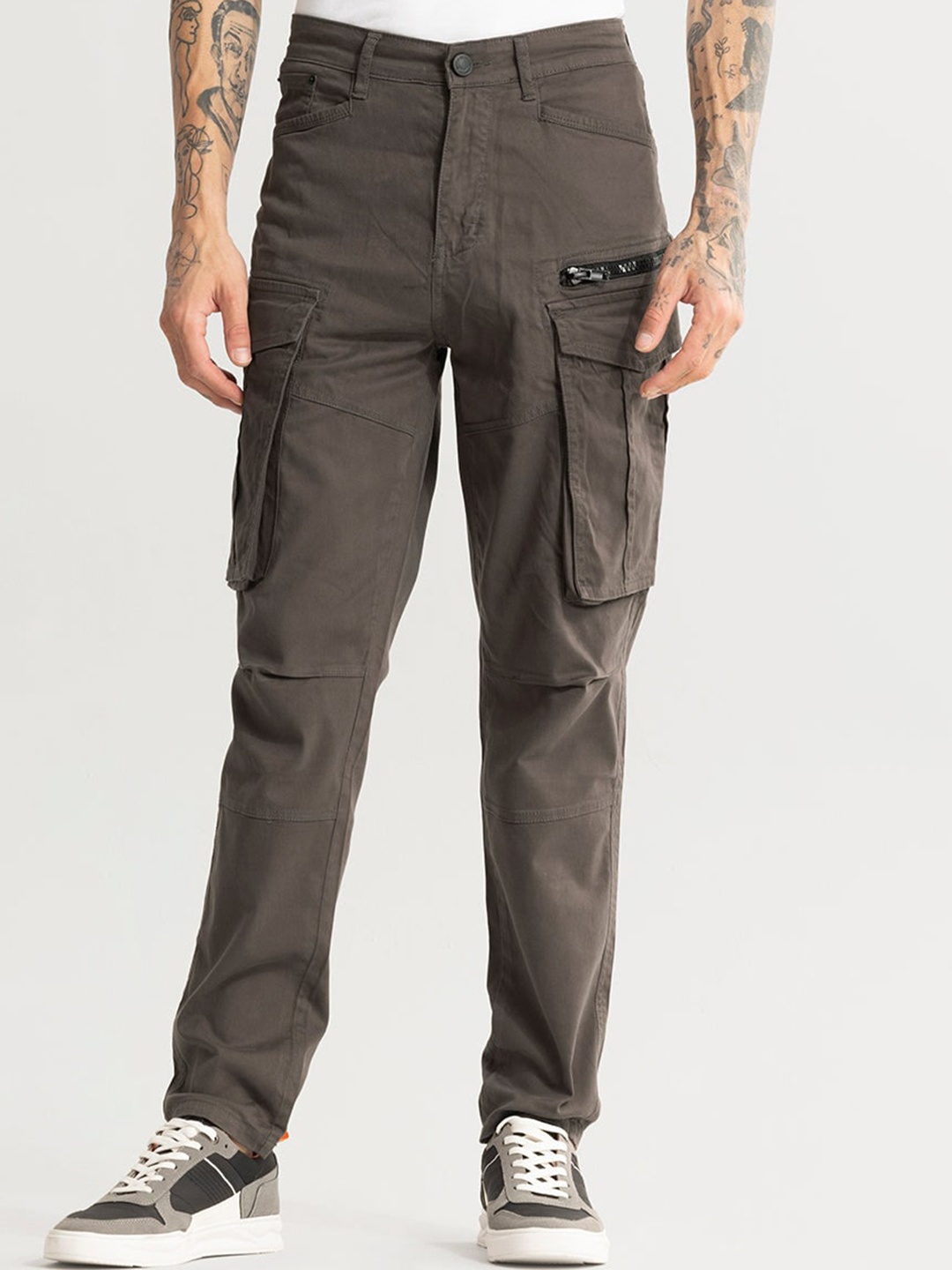 

Snitch Men Smart Tapered Fit Cargos Trousers, Grey