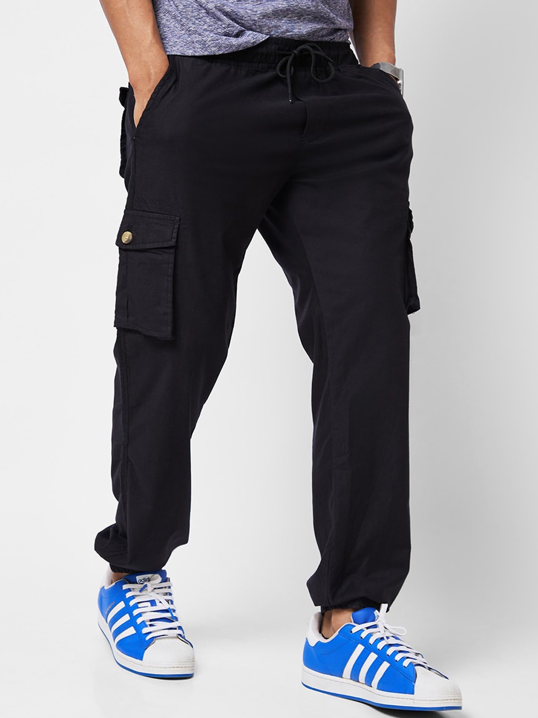 

VASTRADO Men Mid-Rise Flat-Front Cotton Joggers, Black