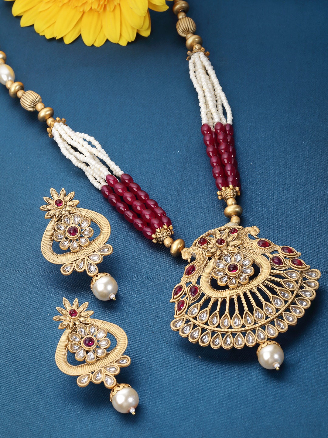 

ADIVA Gold-Plated Kundan Studded & Pearls Beaded Necklace & Earrings