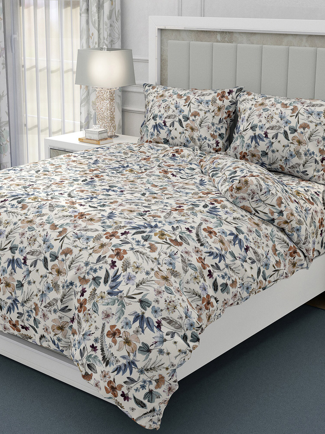 

BELLA CASA Magnum White & Blue Floral Pure Cotton 300 TC King Bedsheet & 2 Pillow Covers