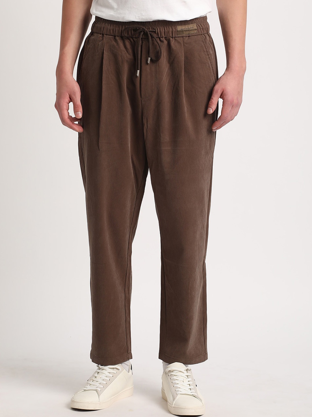 

THE BEAR HOUSE Men Relaxed Loose Fit Trousers, Brown