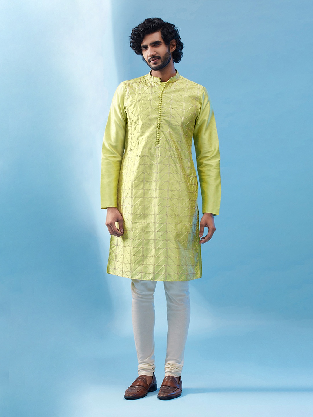 

KISAH Embroidered Regular Kurta With Churidar, Green