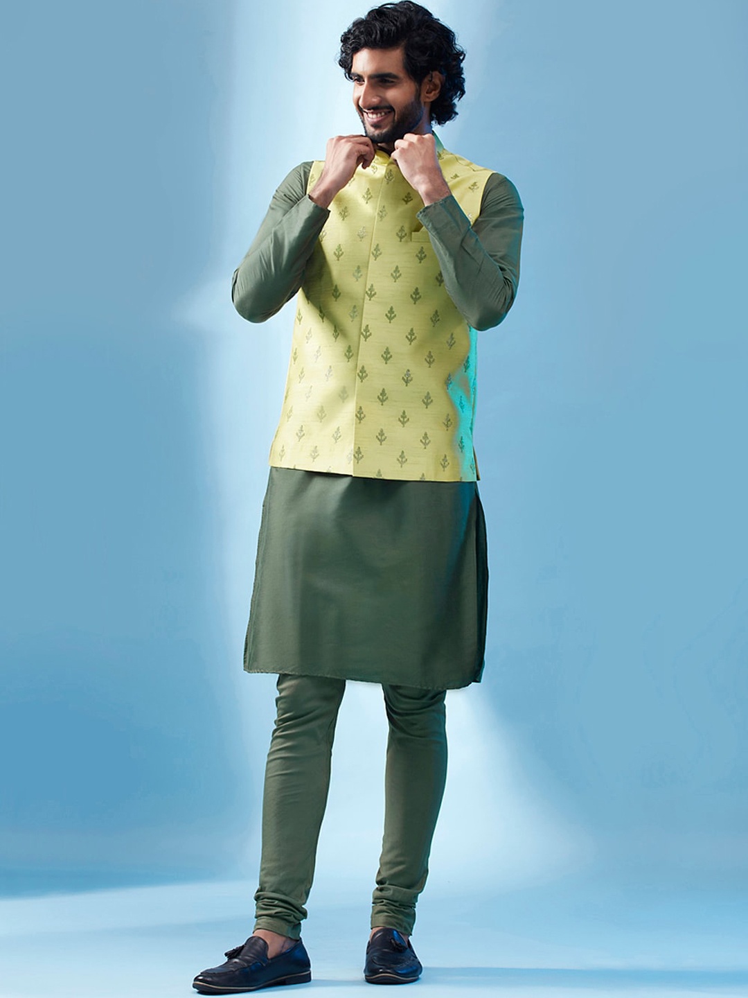 

KISAH Mandarin Collar Regular Kurta Set, Green