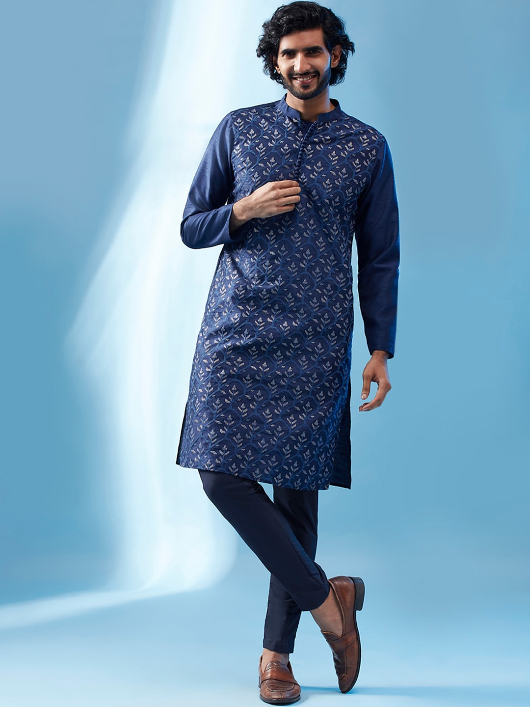 

KISAH Ethnic Motifs Embroidered Kurta With Trousers, Blue