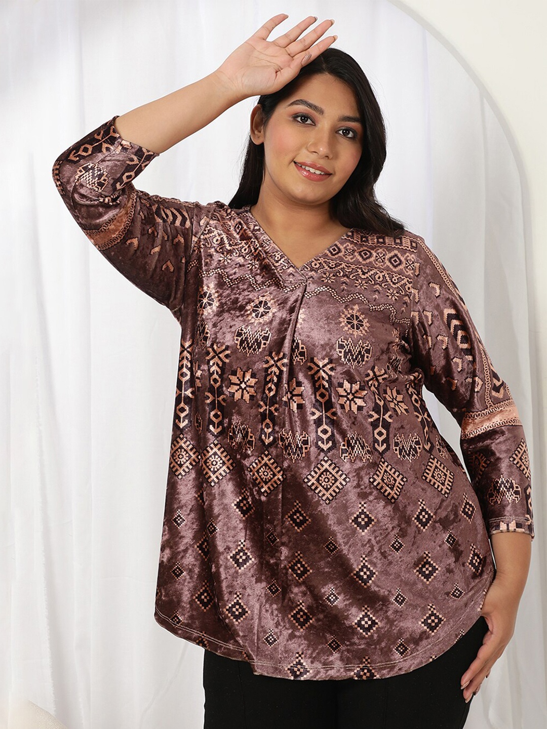 

Amydus Plus Size Ethnic Motifs Printed V-Neck Velvet High-Low Top, Mauve