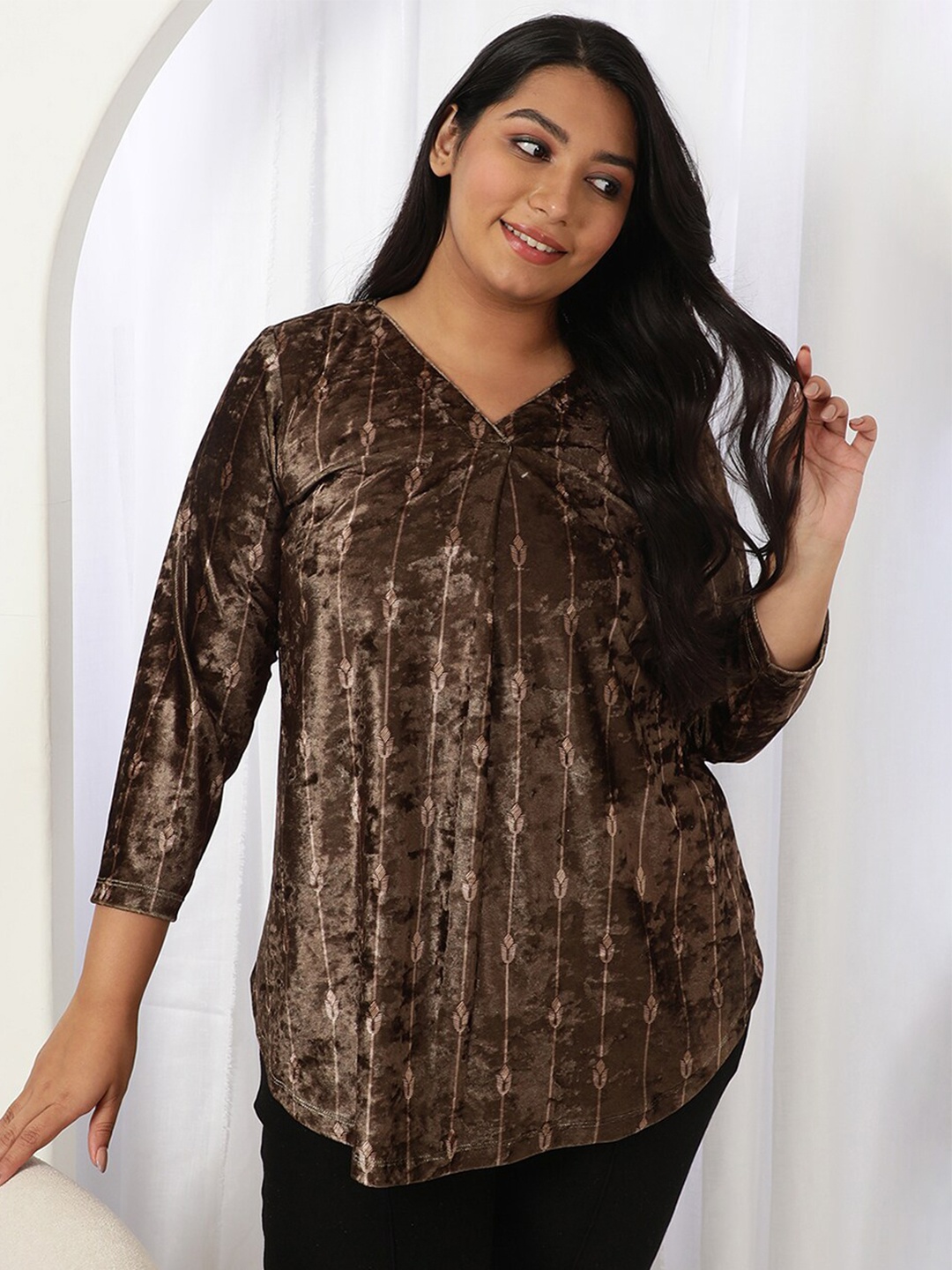 

Amydus Plus Size Striped Printed V-Neck Velvet High-Low Top, Brown
