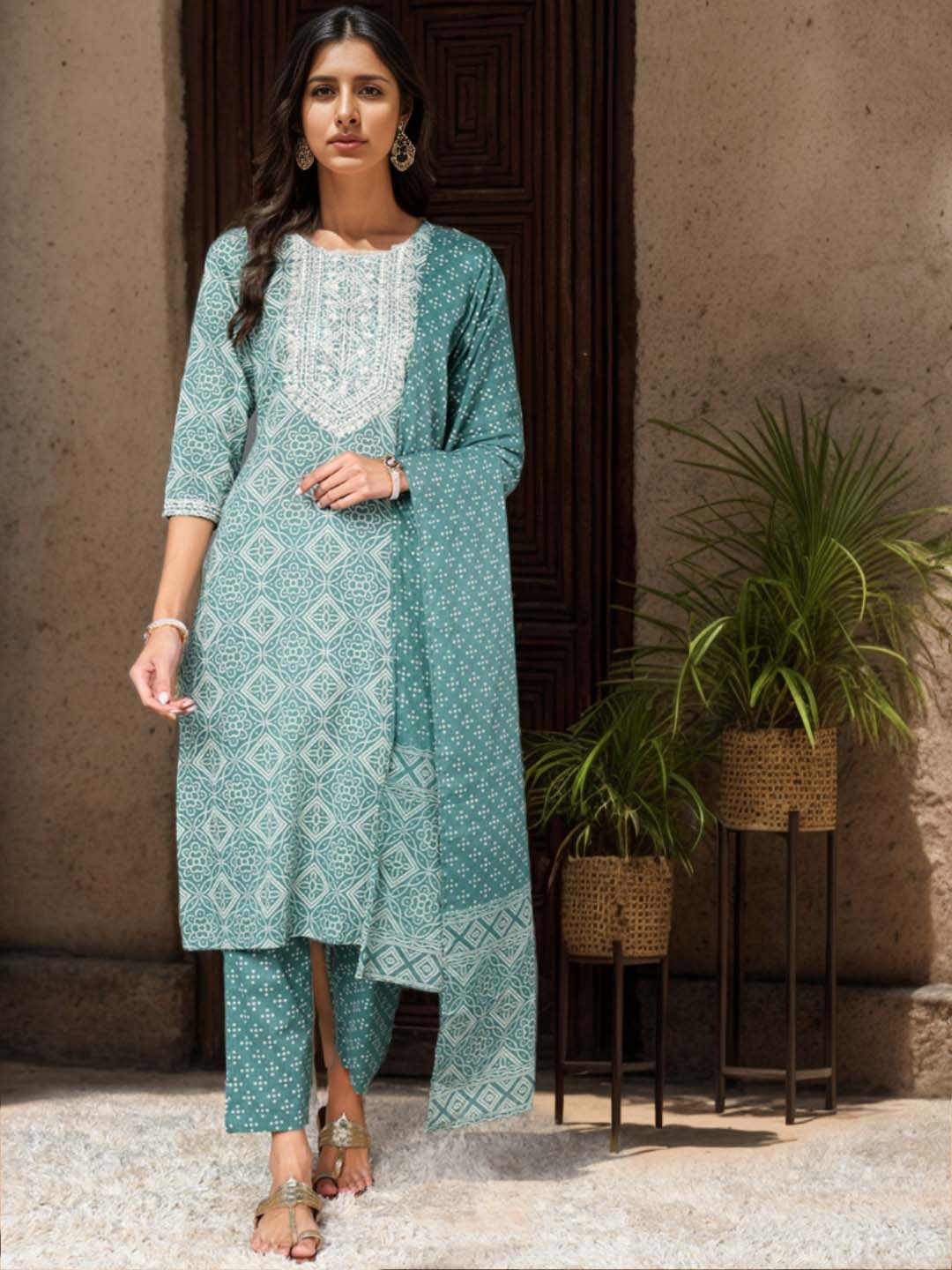 

AHIKA Bandhani Printed Thread Work Pure Cotton Kurta With Trousers & Dupatta, Green