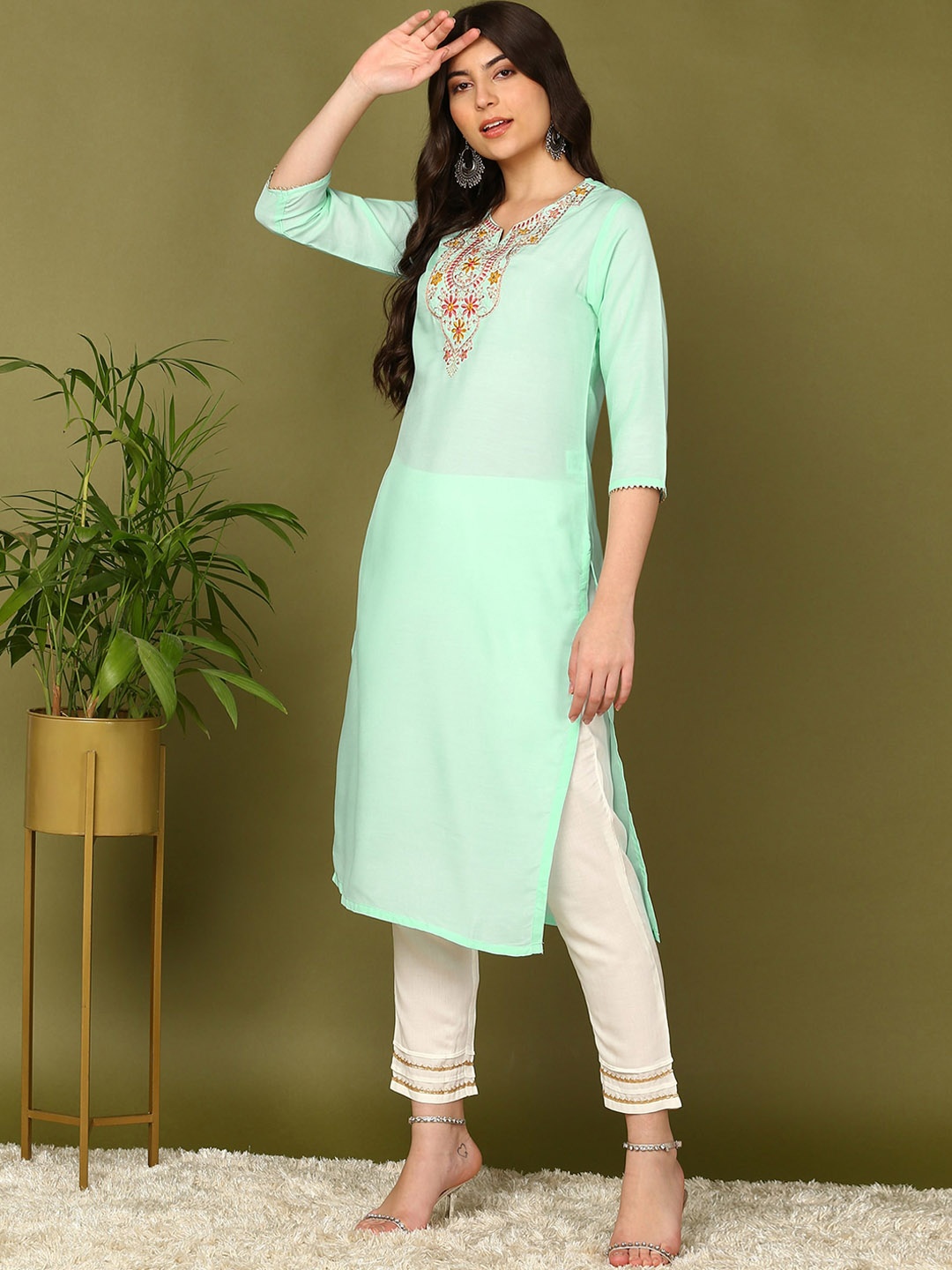 

HERE&NOW Green Floral Yoke Design Thread Work Kurta