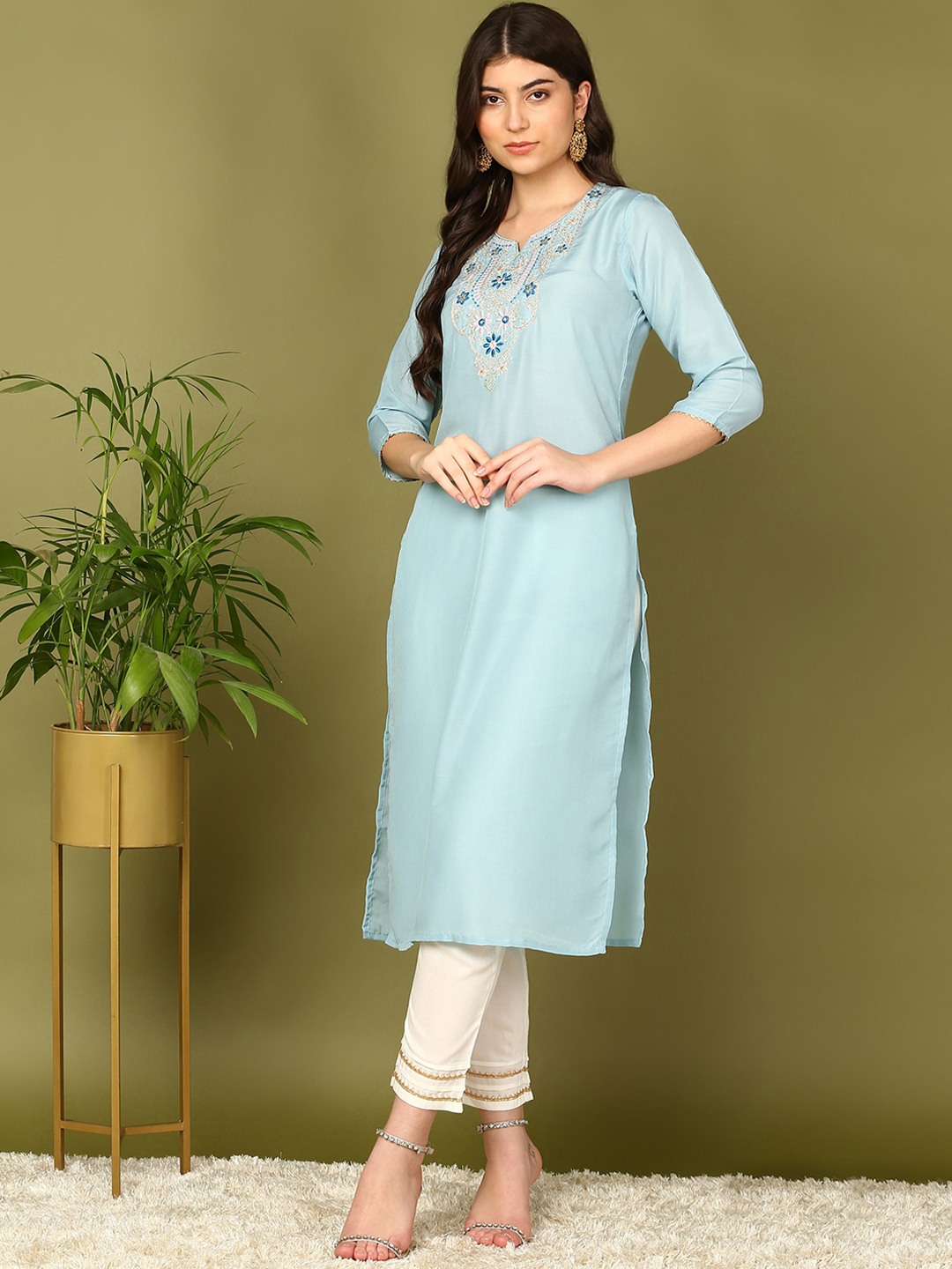 

HERE&NOW Blue Floral Yoke Design Thread Work Kurta
