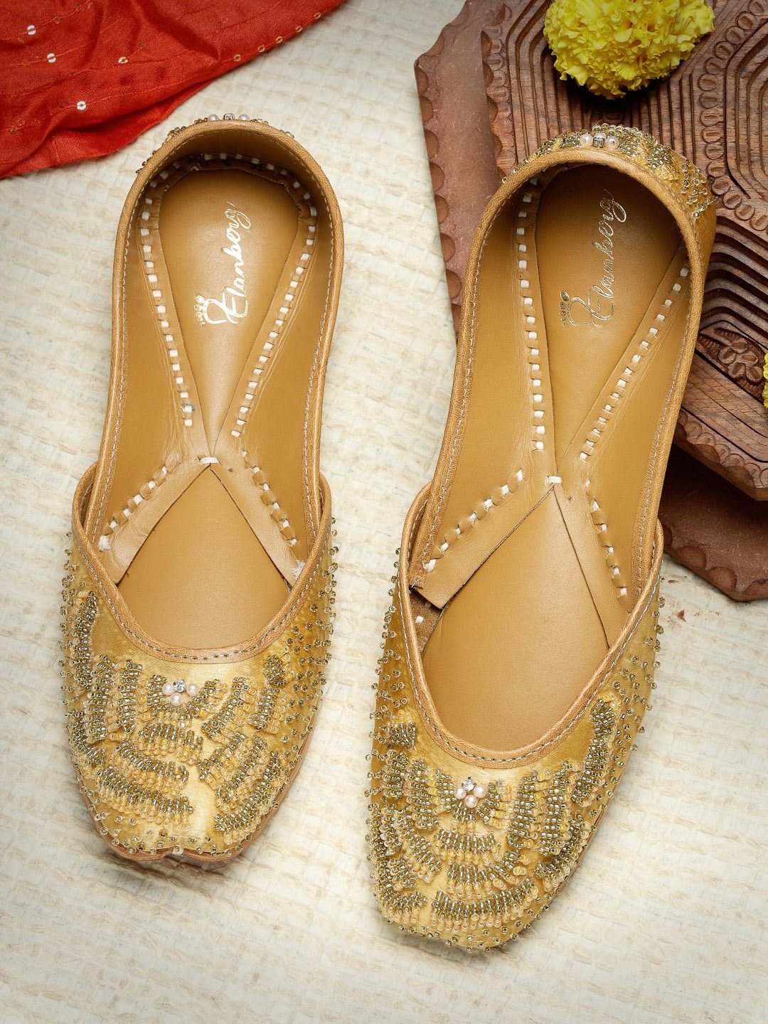 

ELANBERG Embellished Ethnic Mojaris, Gold