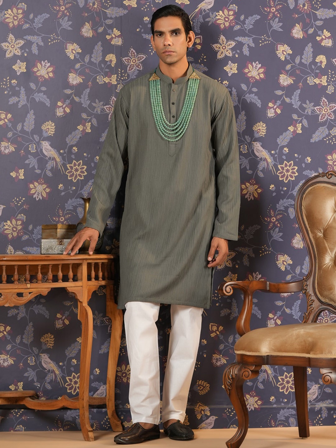 

House of Pataudi Self Design Mandarin Collar Straight Kurta With Pyjama, Grey