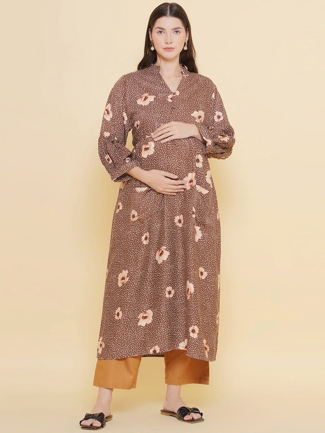 

Mine4Nine Floral Printed Mandarin Collar Maternity A-Line Kurta With Trousers, Brown