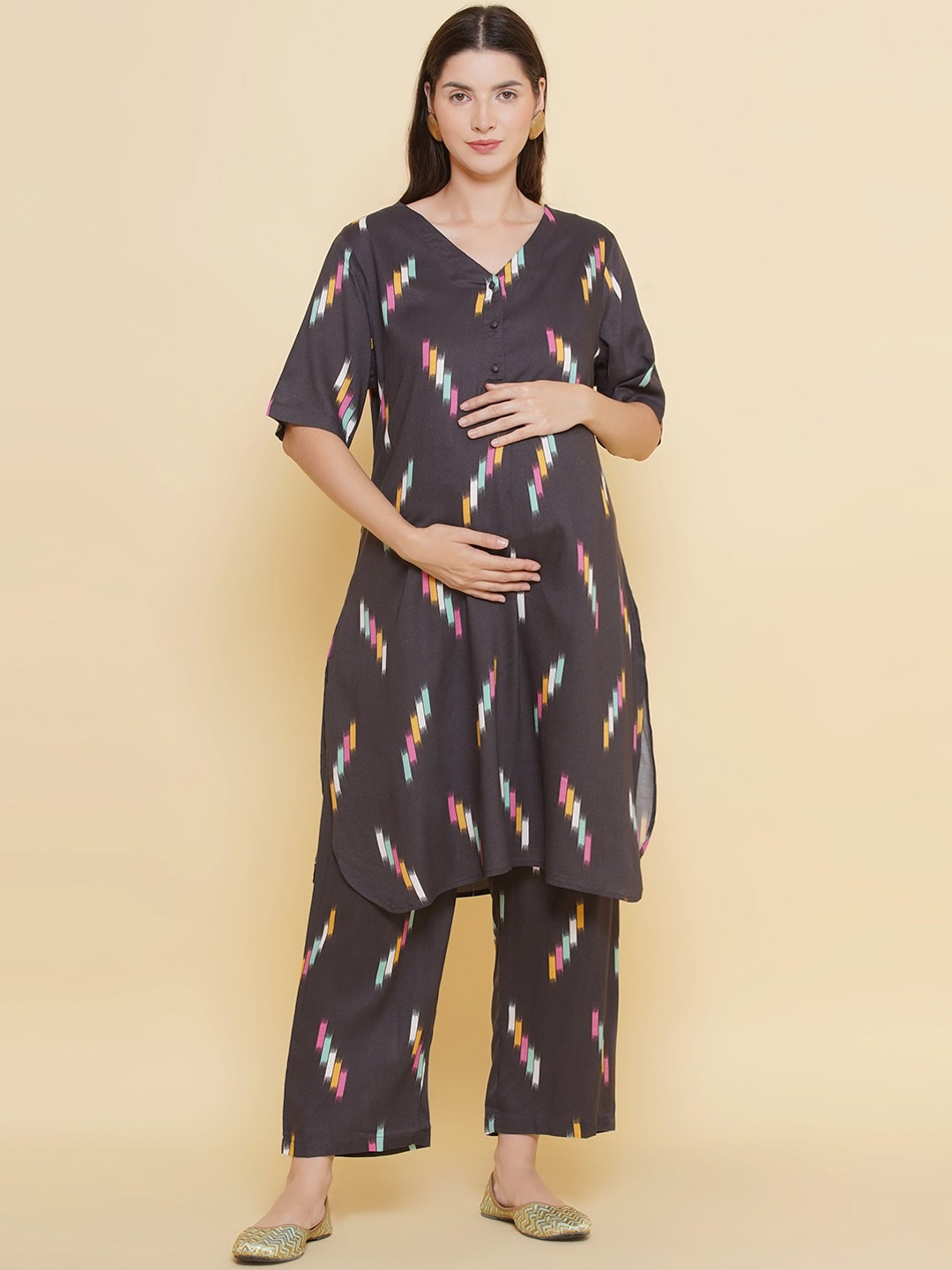 

Mine4Nine Geometric Printed Maternity A-Line Kurta With Trousers, Grey