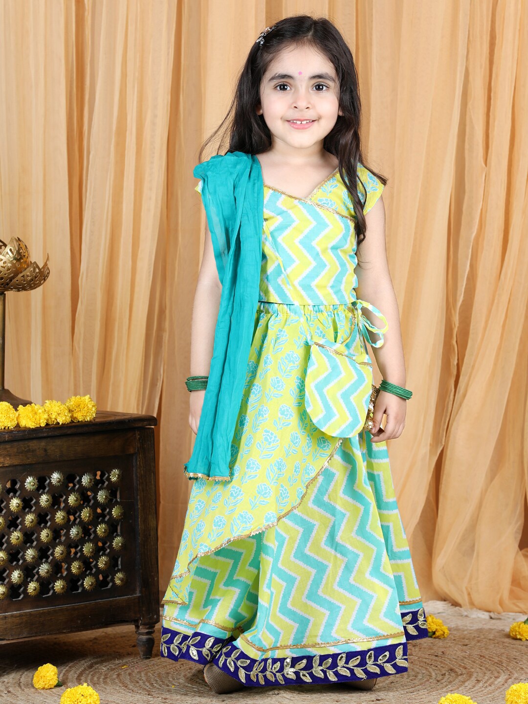 

kidcetra Girls Printed Ready to Wear Lehenga Choli With Dupatta And Potli, Lime green