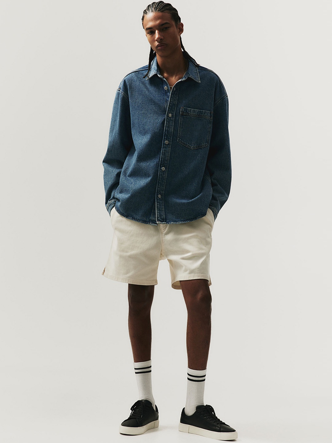 

H&M Men Relaxed Fit Twill Shorts, White