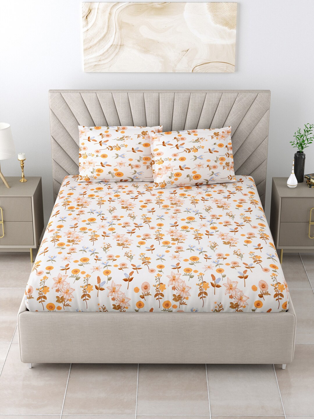 

Salona Bichona Impression Peach-Coloured Floral 144 TC Queen Bedsheet with 2 Pillow Covers