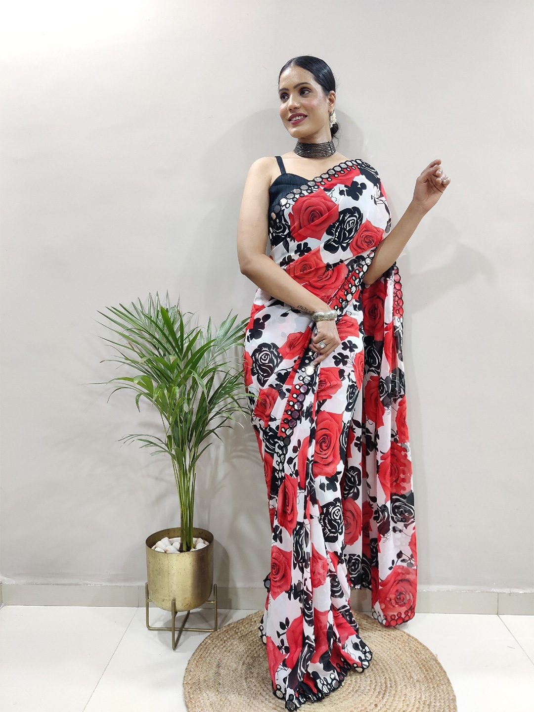 

DIVASTRI Floral Printed Mirror Work Pure Georgette Block Print Saree, Black