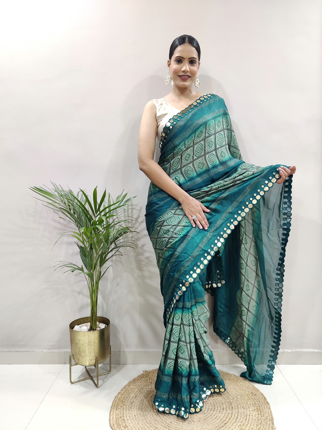 

DIVASTRI Mirror Work Pure Georgette Block Print Saree, Turquoise blue