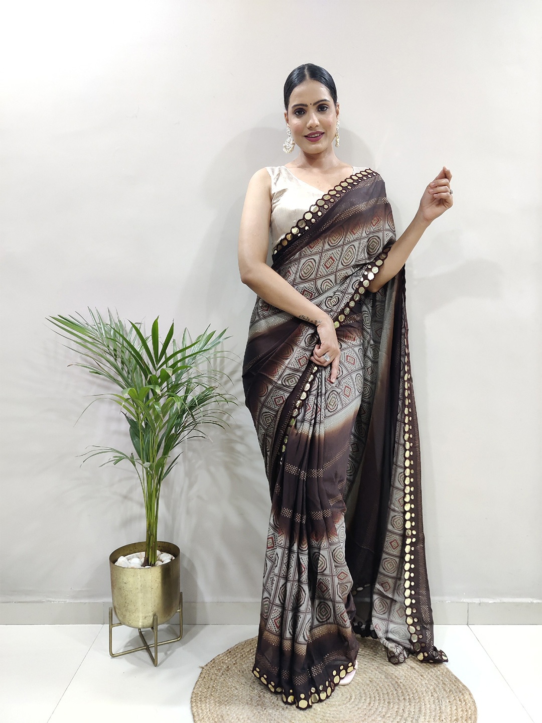 

DIVASTRI Mirror Work Pure Georgette Block Print Saree, Brown