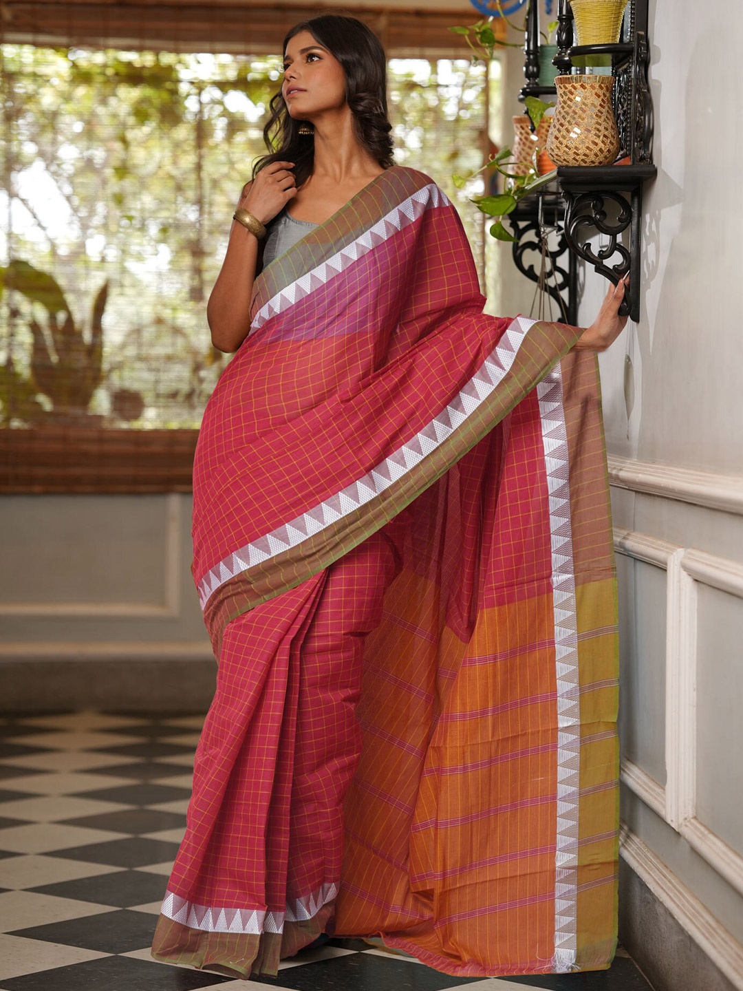 

Unnati Silks Checked Zari Handloom Pure Cotton Mangalagiri Saree, Maroon