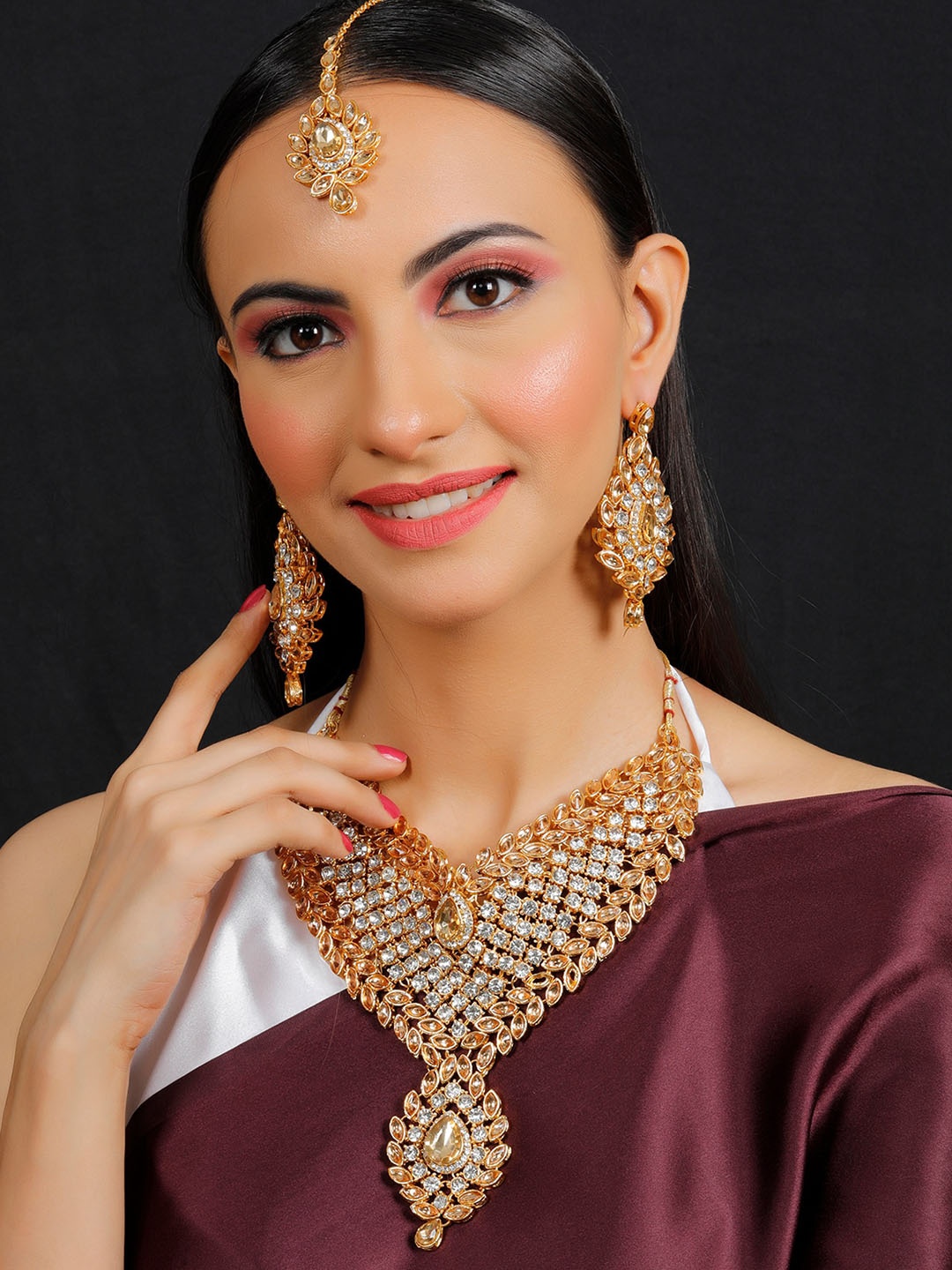 

Silver Shine Stone Studded Jewellery Set, Gold