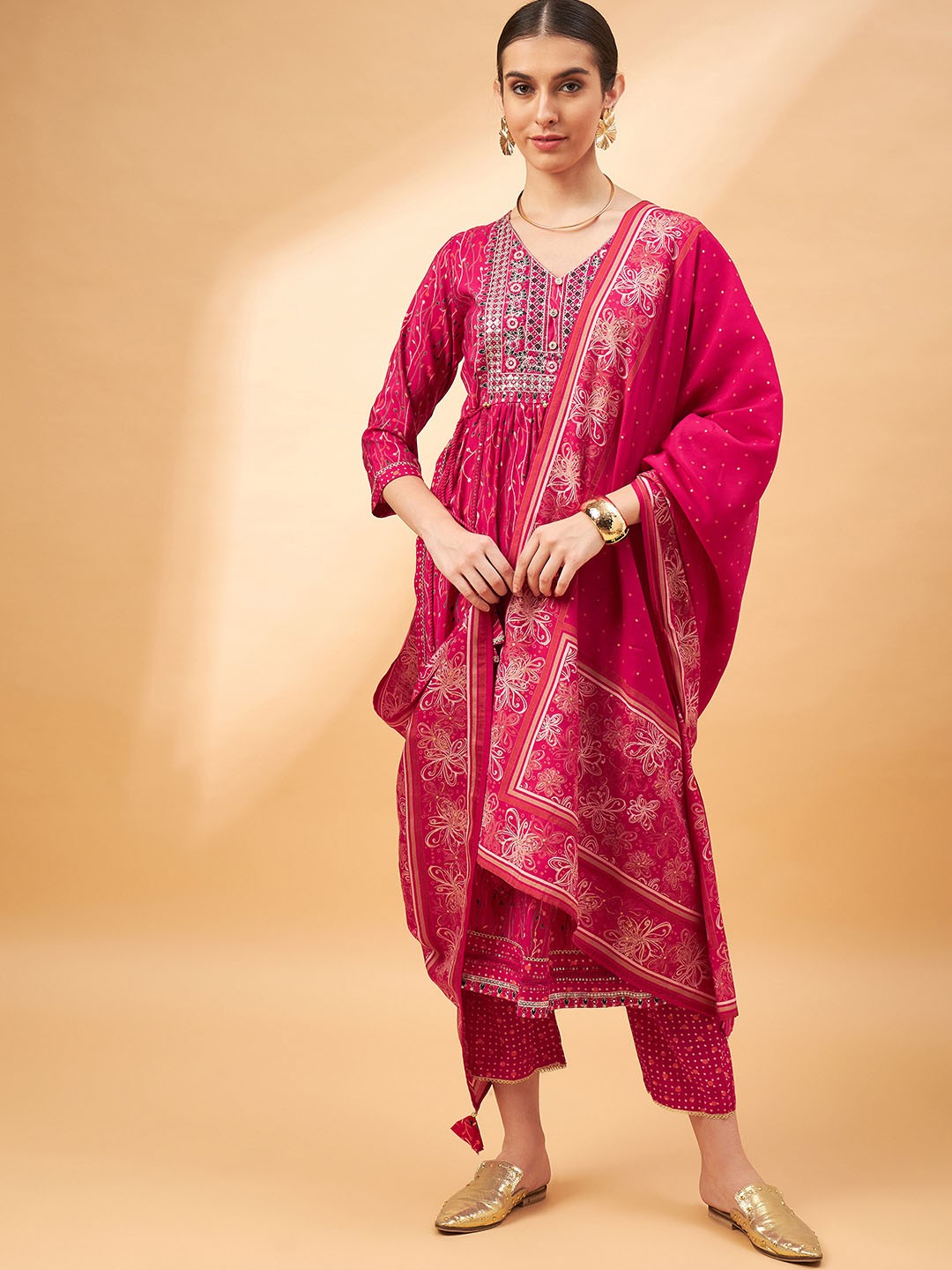 

all about you Floral Printed Pleated Kurta with Trousers & Dupatta, Pink