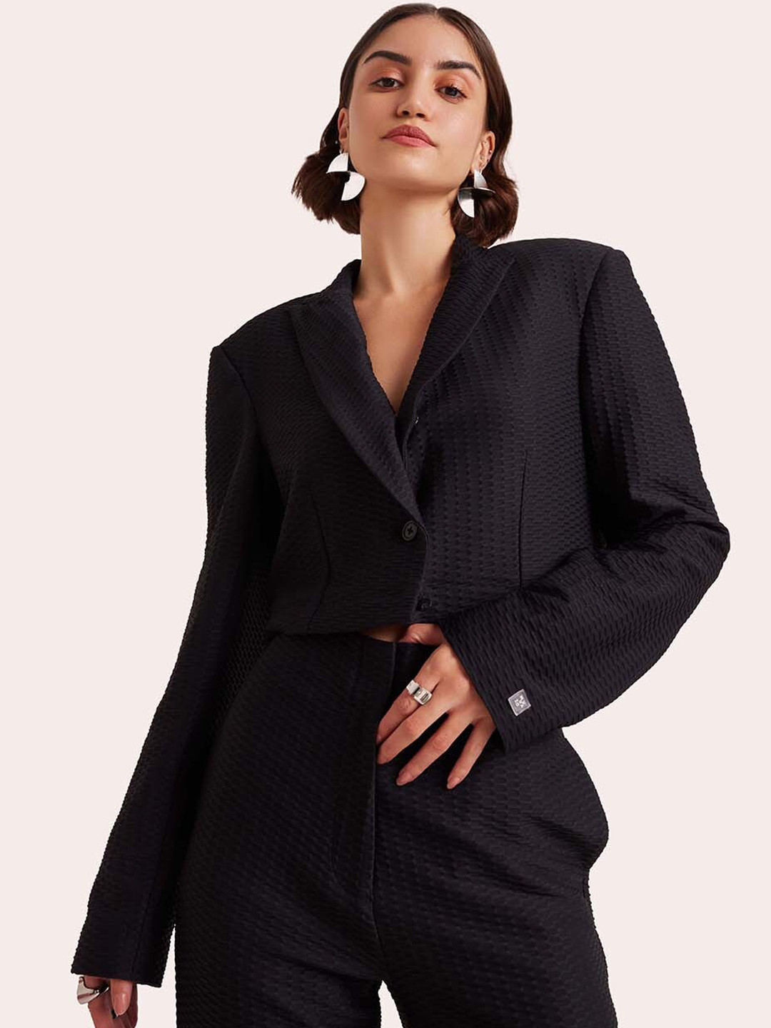 

Muvazo Self Design Single-Breasted Crop Casual Blazer, Black