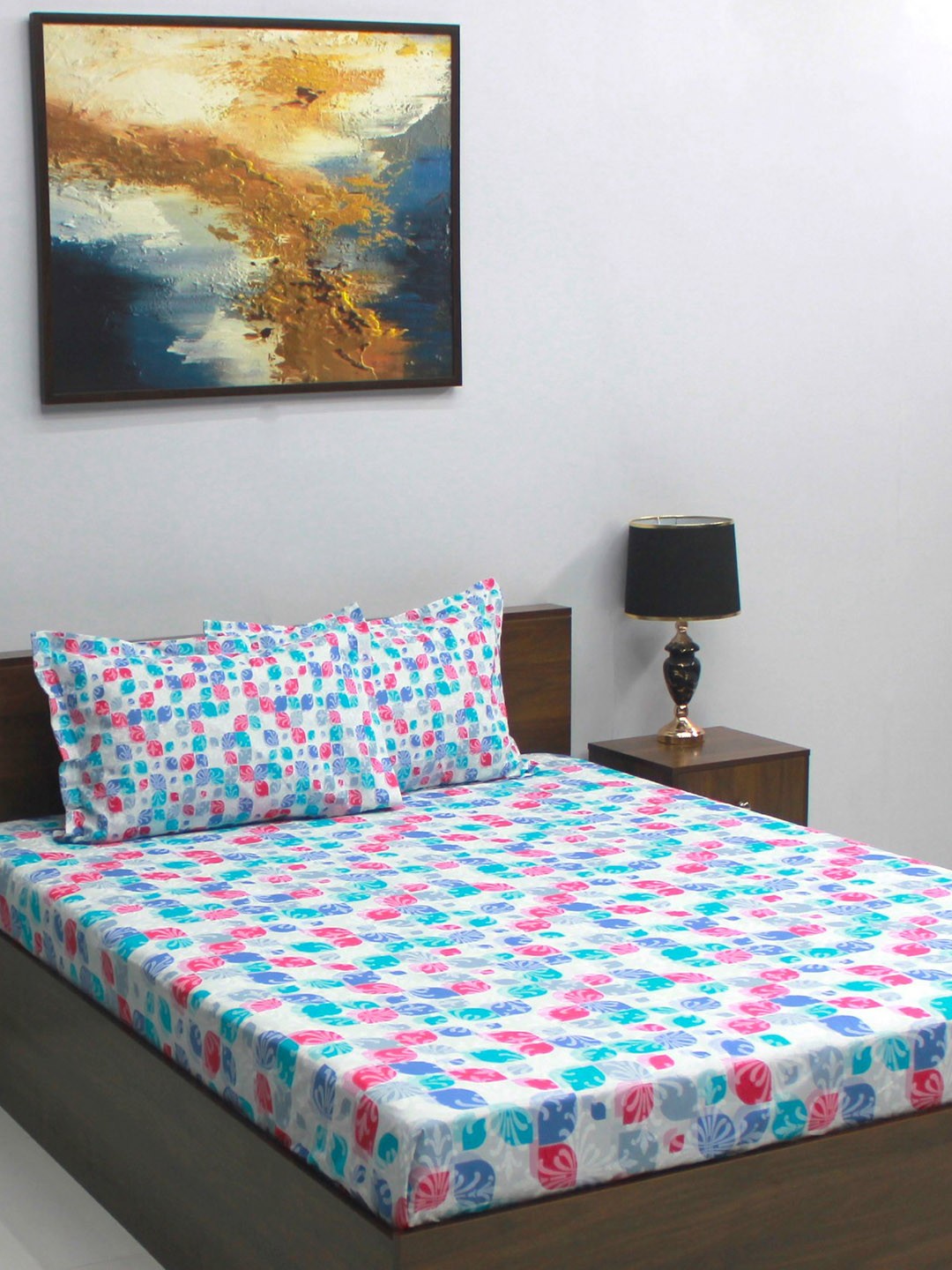 

BOMBAY DYEING Glory White & Blue Geometric Cotton 104 TC Queen Bedsheet & 2 Pillow Covers