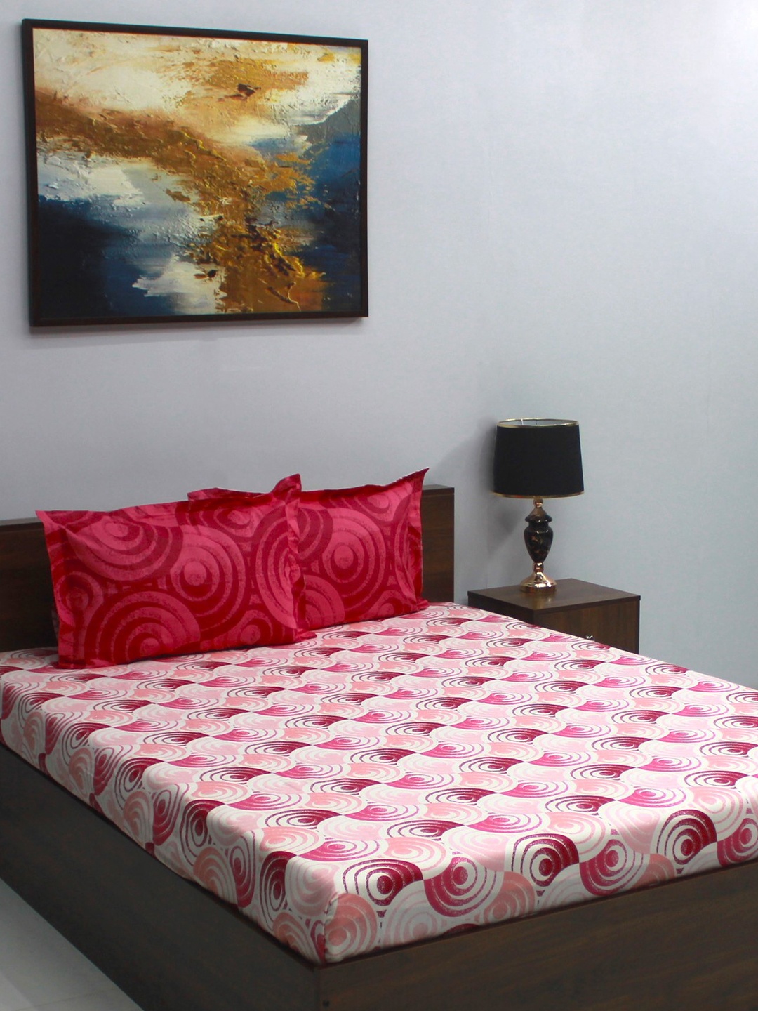 

BOMBAY DYEING Pink & White Printed Cotton 104 TC Queen Bedsheet with 2 Pillow Covers