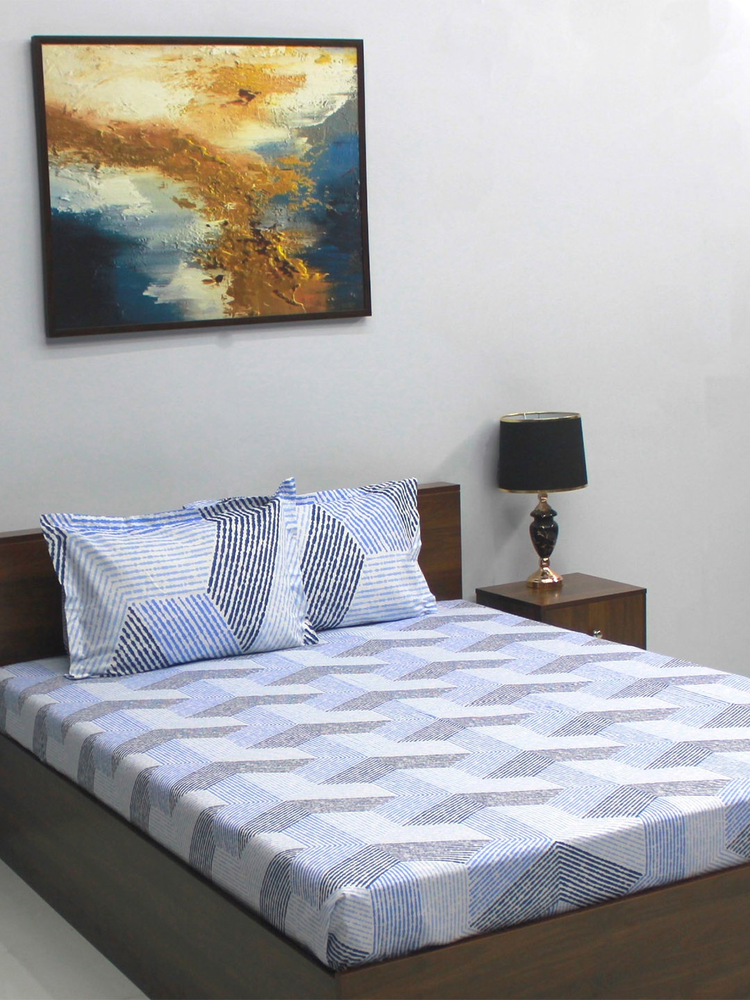

BOMBAY DYEING Glory Blue & White Abstract Cotton 104 TC Queen Bedsheet & 2 Pillow Covers