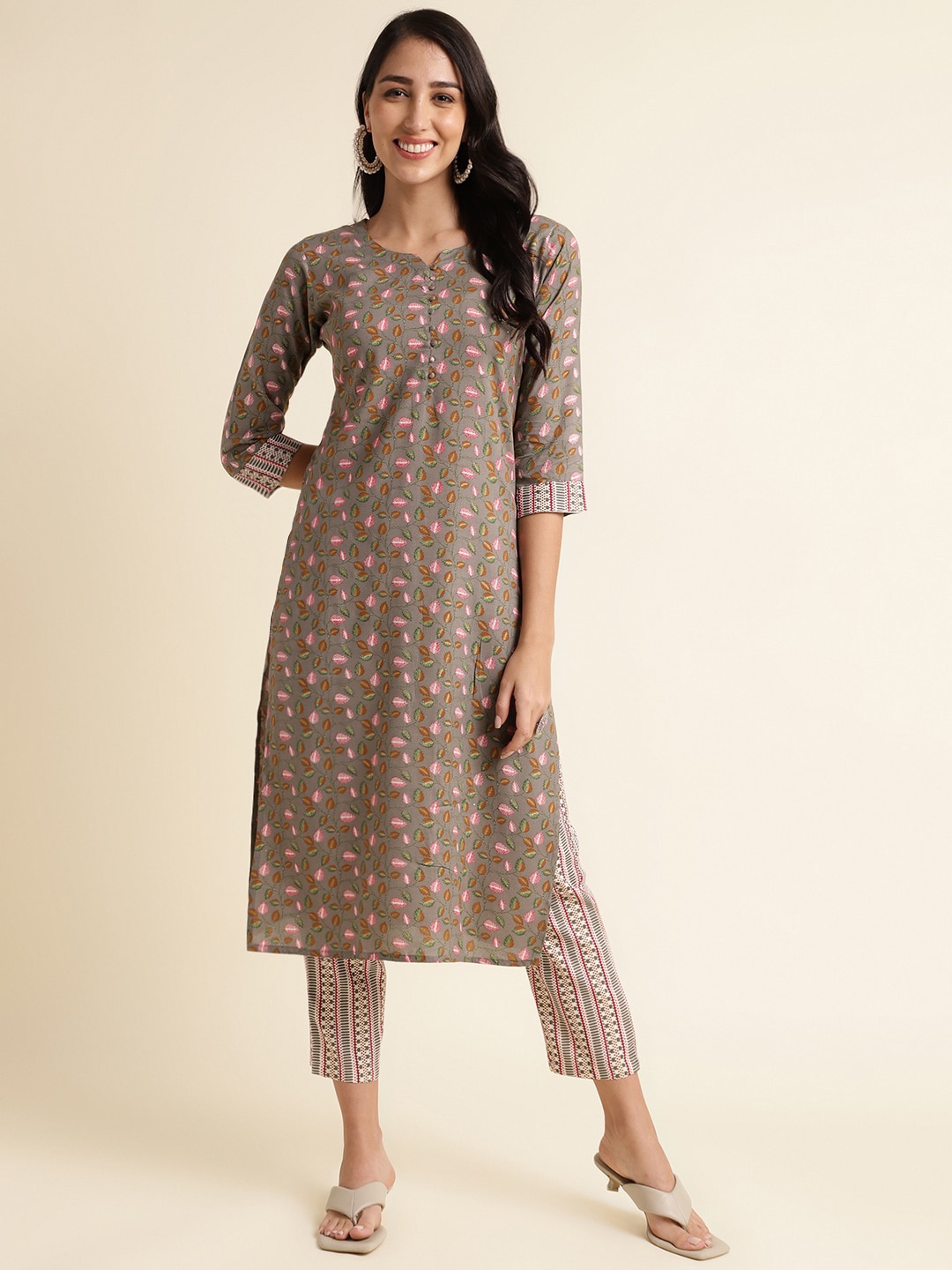 

Fabclub Floral Printed Straight Kurta with Trousers, Grey