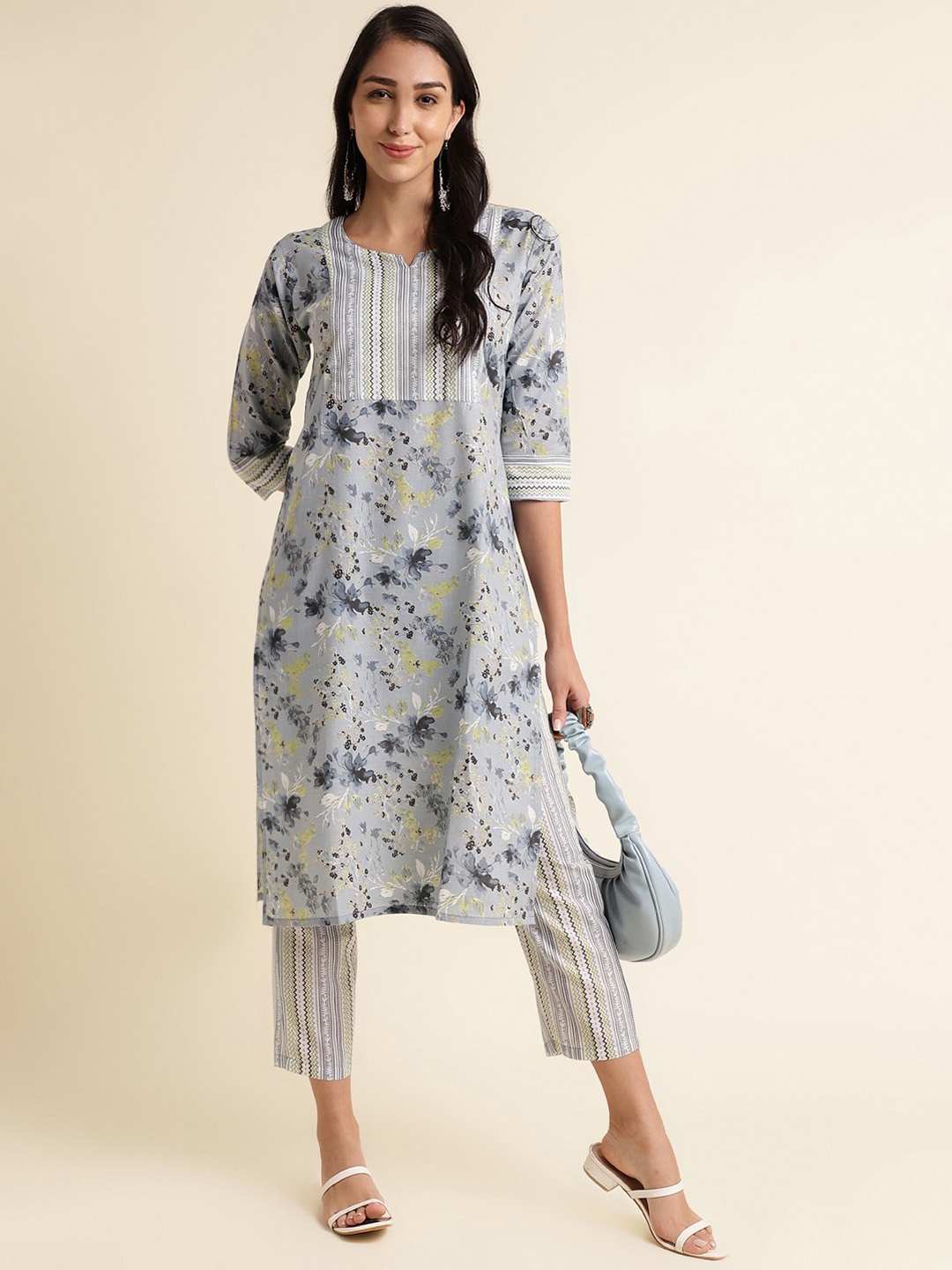 

Fabclub Floral Printed Straight Kurta with Trousers, Blue