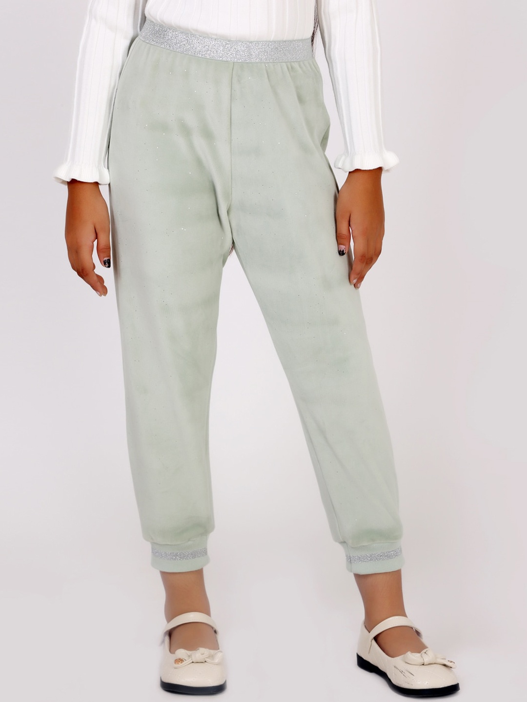 

One Friday Girls Classic Mid Rise Joggers, Green