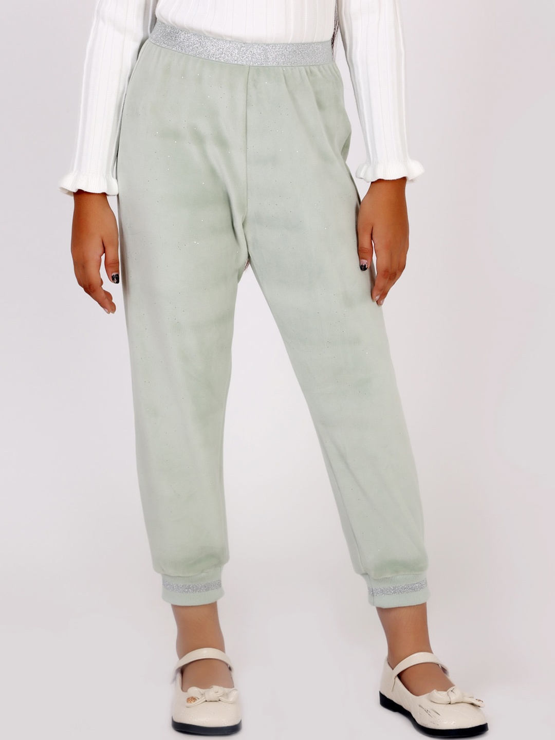 

One Friday Girls Classic Mid Rise Joggers, Green