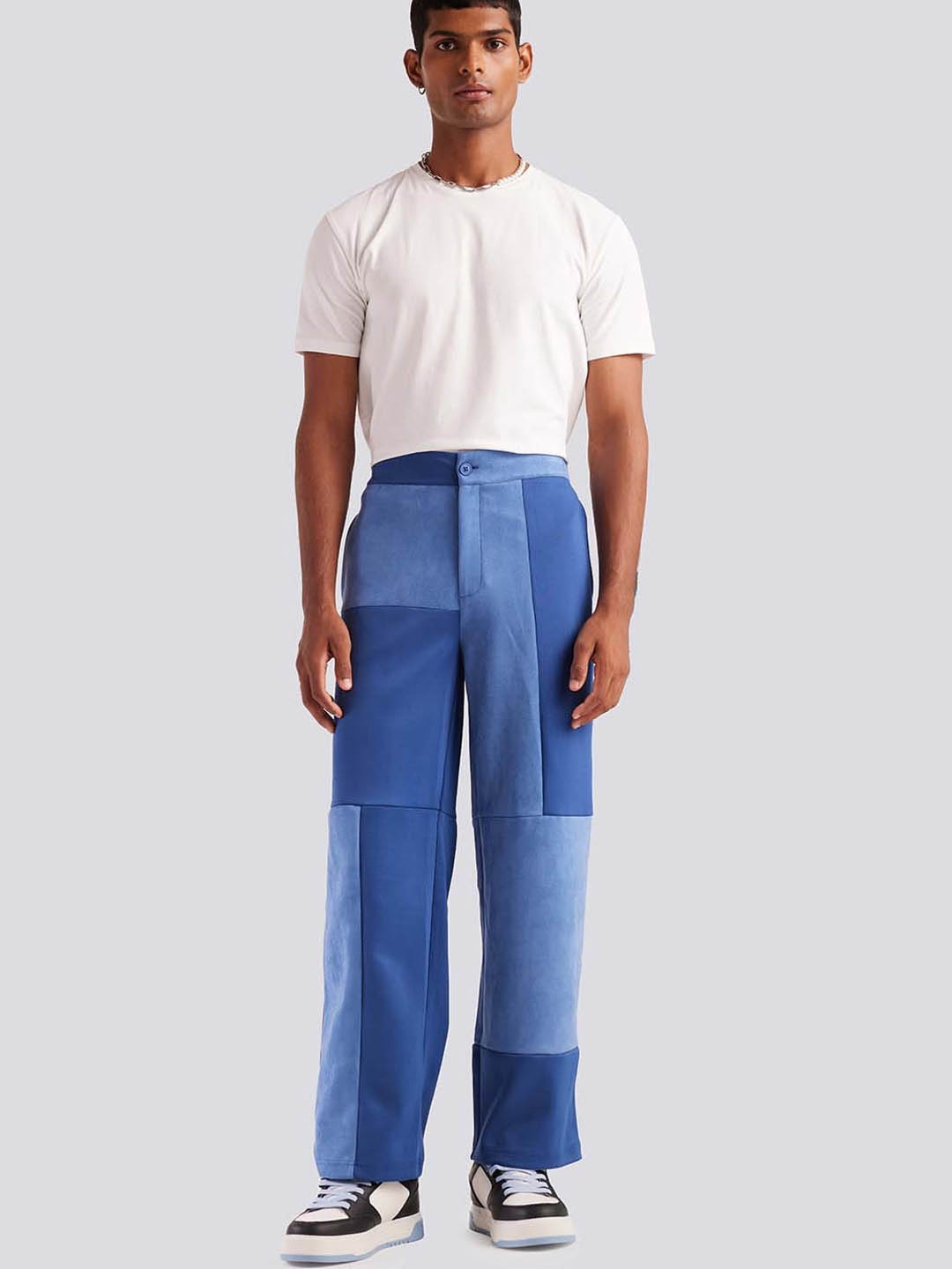 

Muvazo Men Colourblocked Mid-Rise Smart Straight Fit Trousers, Blue