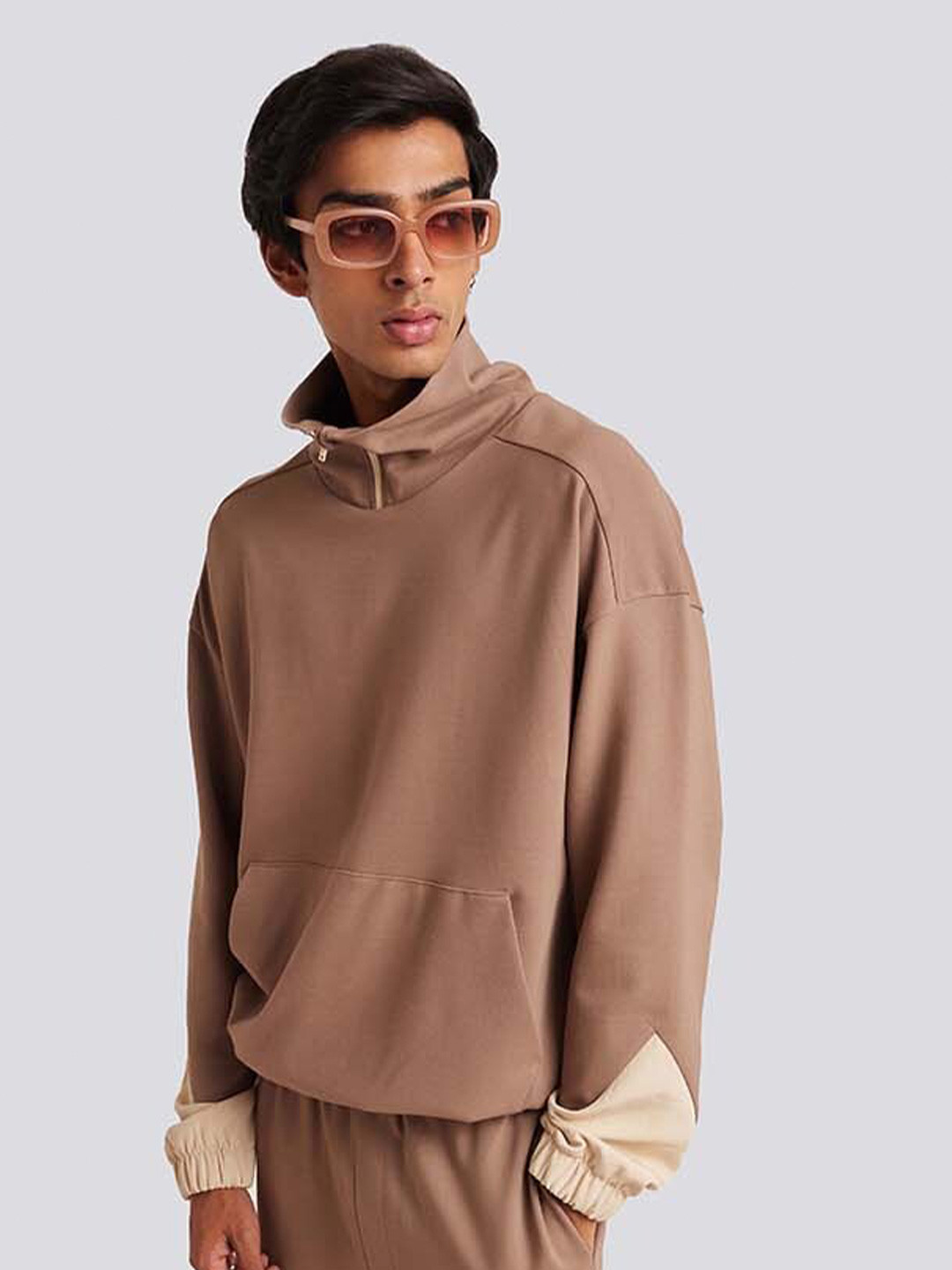 

Muvazo High Neck Pullover Sweatshirt, Brown