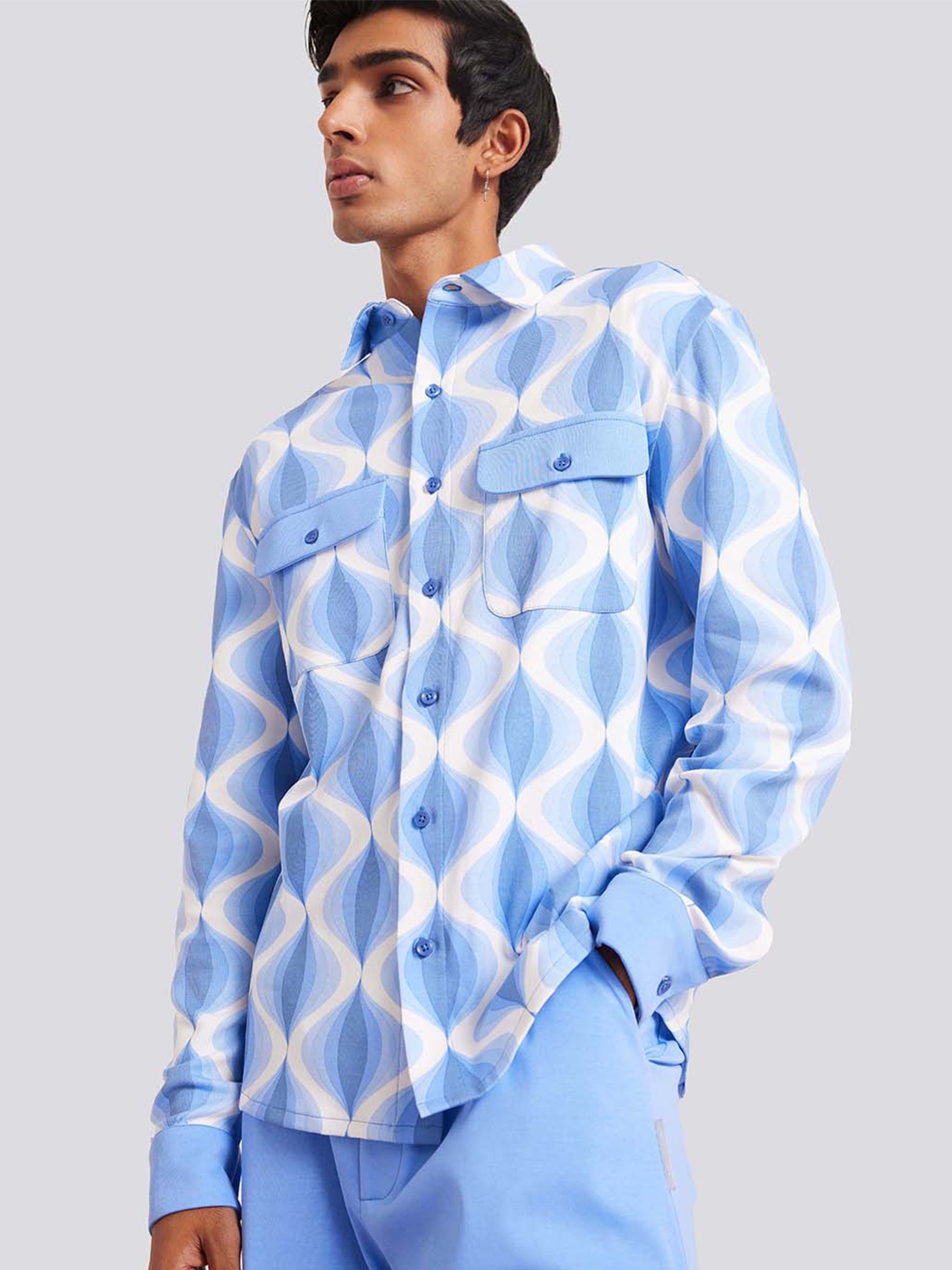 

Muvazo Abstract Printed Cotton Shirt, Blue