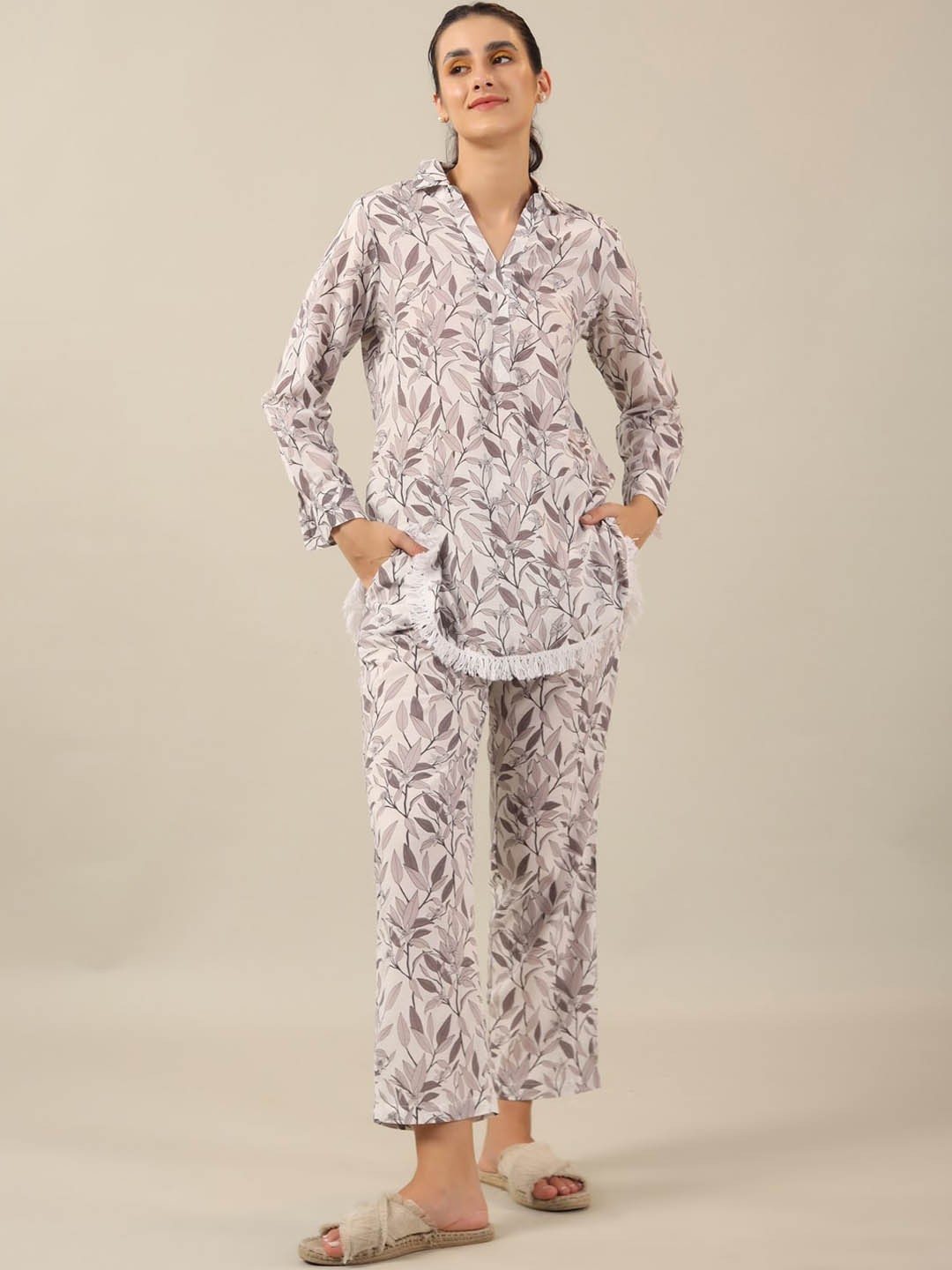 

SANSKRUTIHOMES Printed Shirt Collar Neck Pure Cotton Shirt With Trousers, White