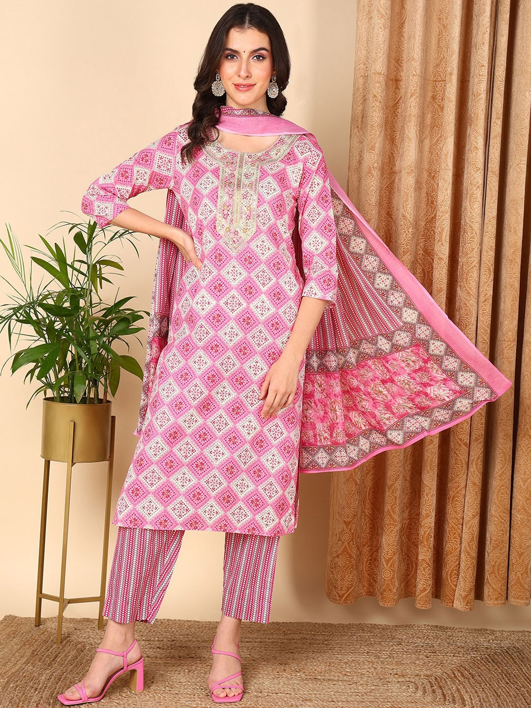 

AHIKA Pink Geometric Printed Regular Pure Cotton Kurta With Trousers & Dupatta