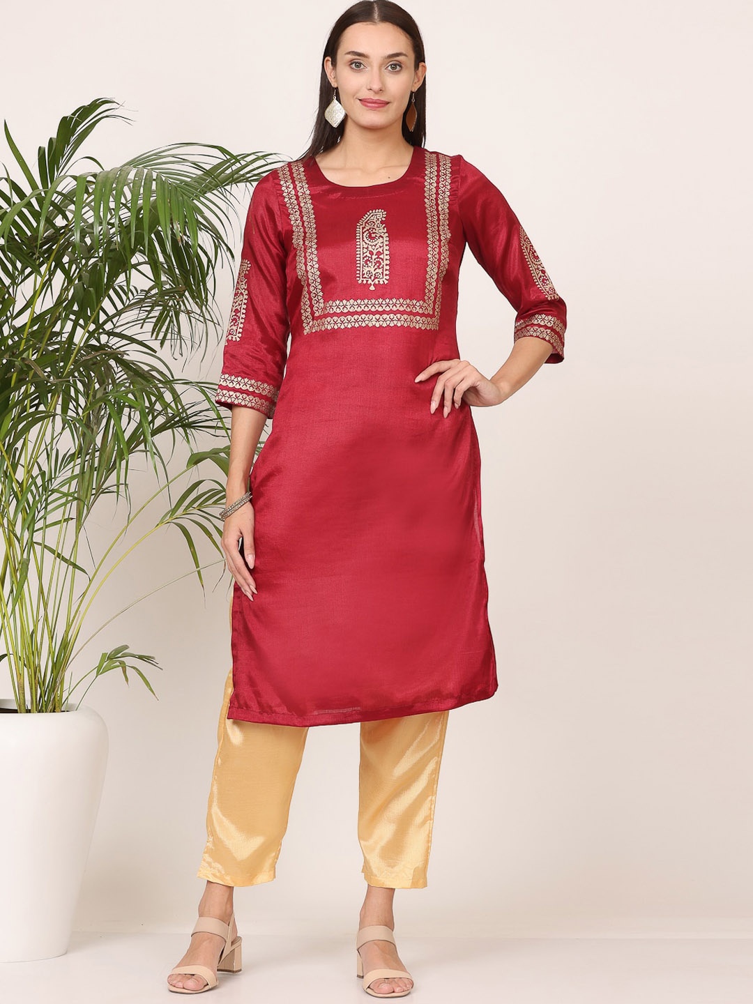 

KAANCHIE NANGGIA Ethnic Motifs Printed Regular Kurta With Trousers, Maroon